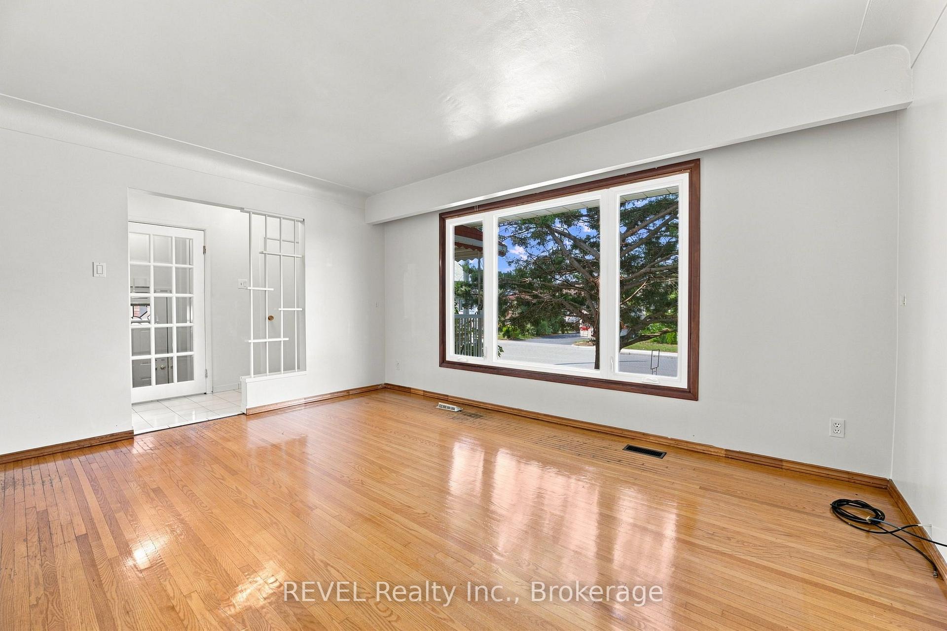 Photo 17 of 330 Waverly Street, Hamilton, McQuesten — HOMEH