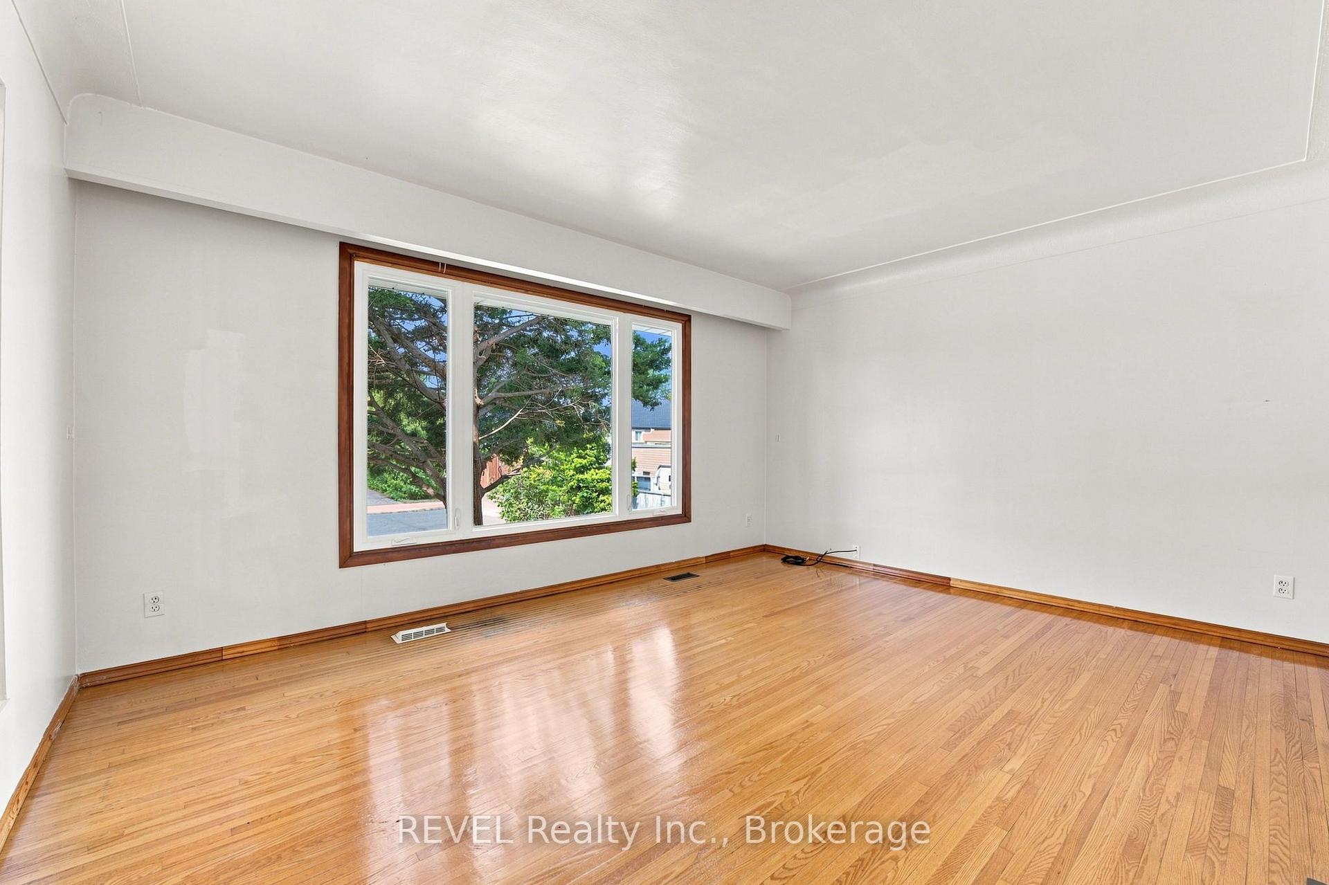 Photo 18 of 330 Waverly Street, Hamilton, McQuesten — HOMEH