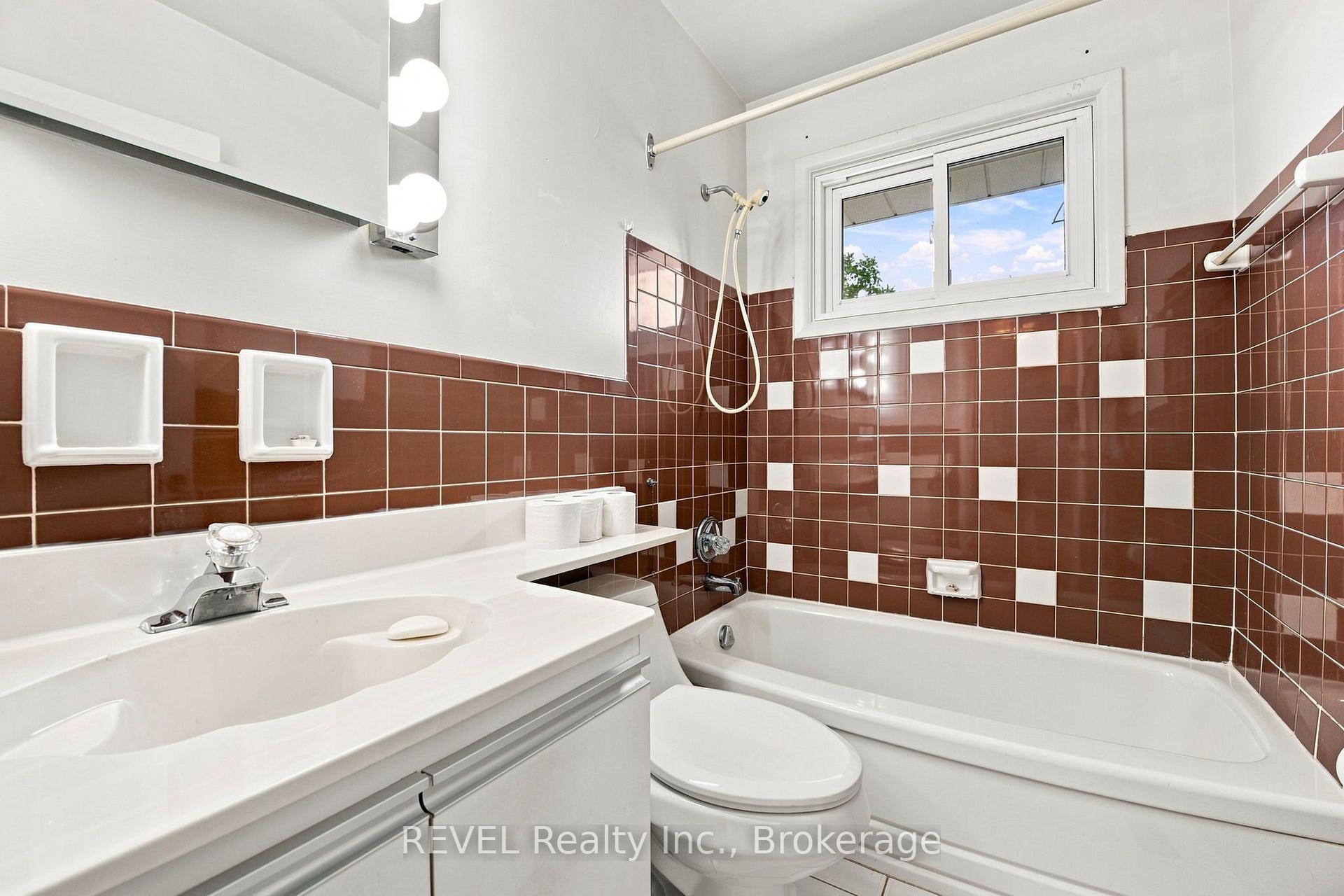 Photo 26 of 330 Waverly Street, Hamilton, McQuesten — HOMEH