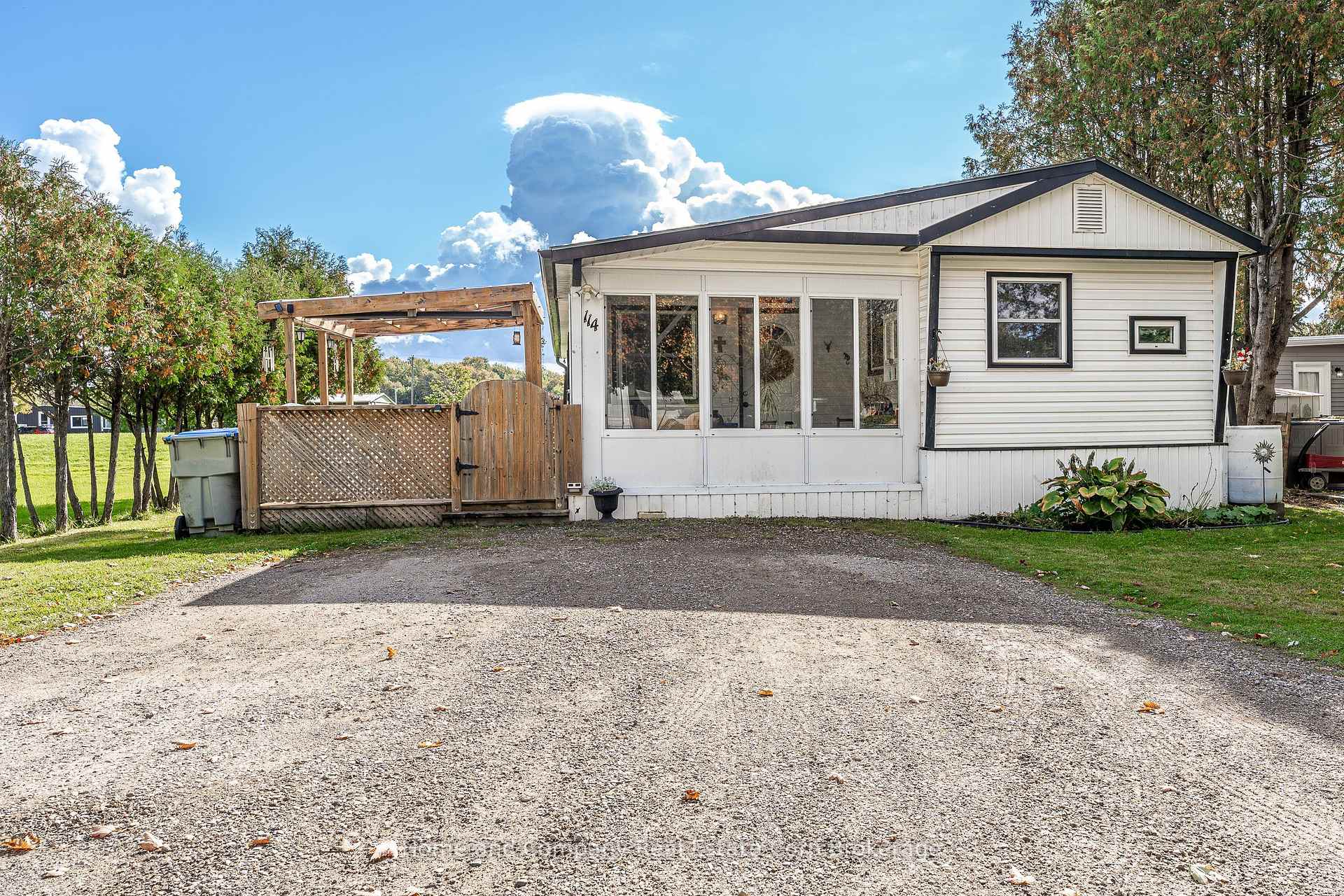 Photo of 114 Oak Street