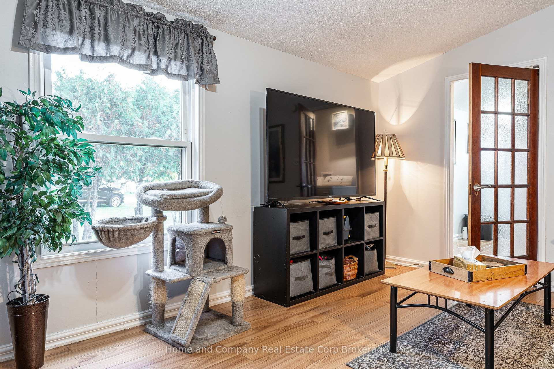 Photo 6 of 114 Oak Street, Perth East, Crystal Lake — HOMEH
