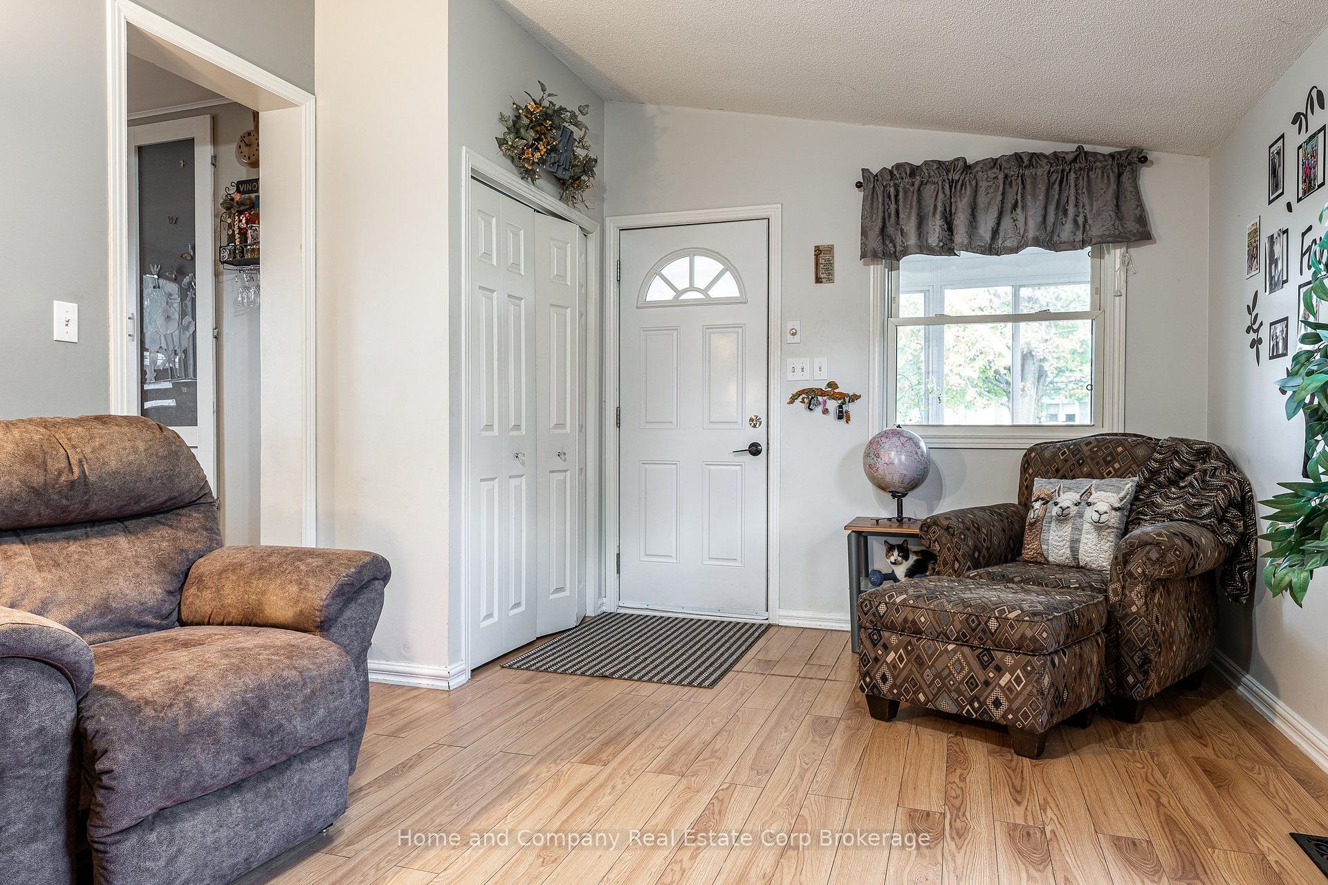 Photo 7 of 114 Oak Street, Perth East, Crystal Lake — HOMEH
