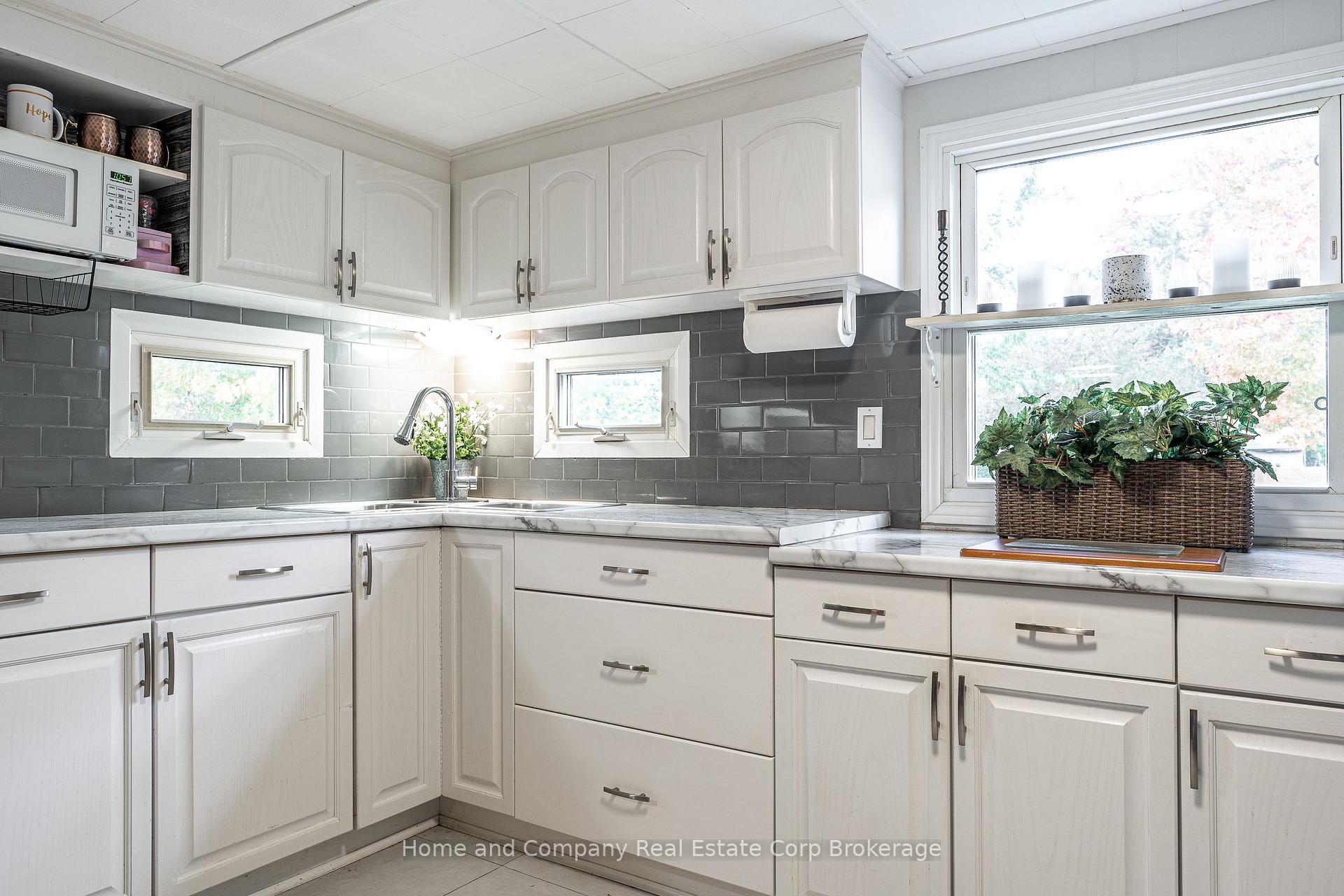 Photo 11 of 114 Oak Street, Perth East, Crystal Lake — HOMEH