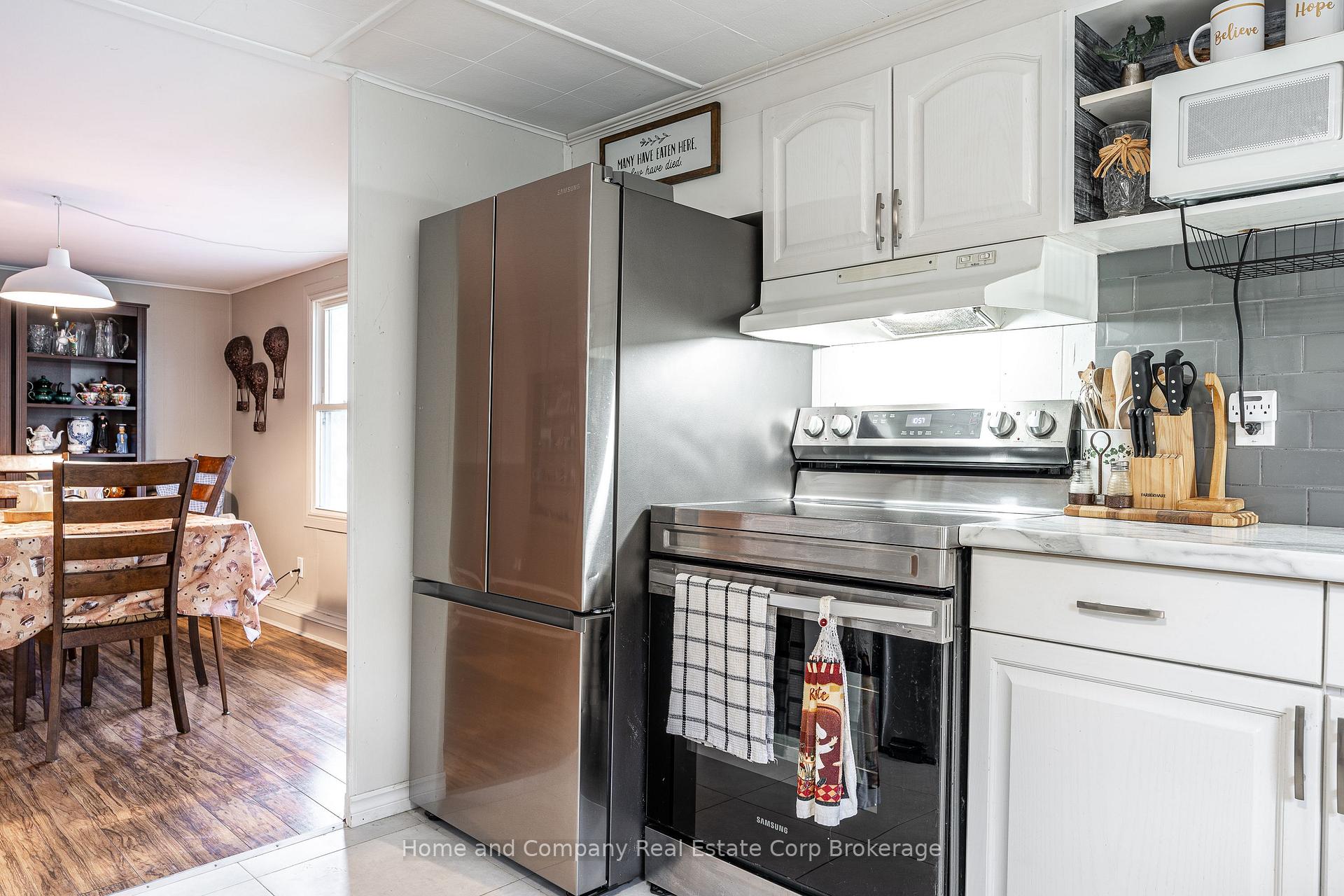 Photo 12 of 114 Oak Street, Perth East, Crystal Lake — HOMEH