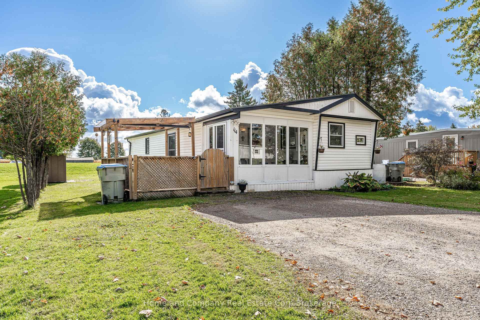 Photo 19 of 114 Oak Street, Perth East, Crystal Lake — HOMEH