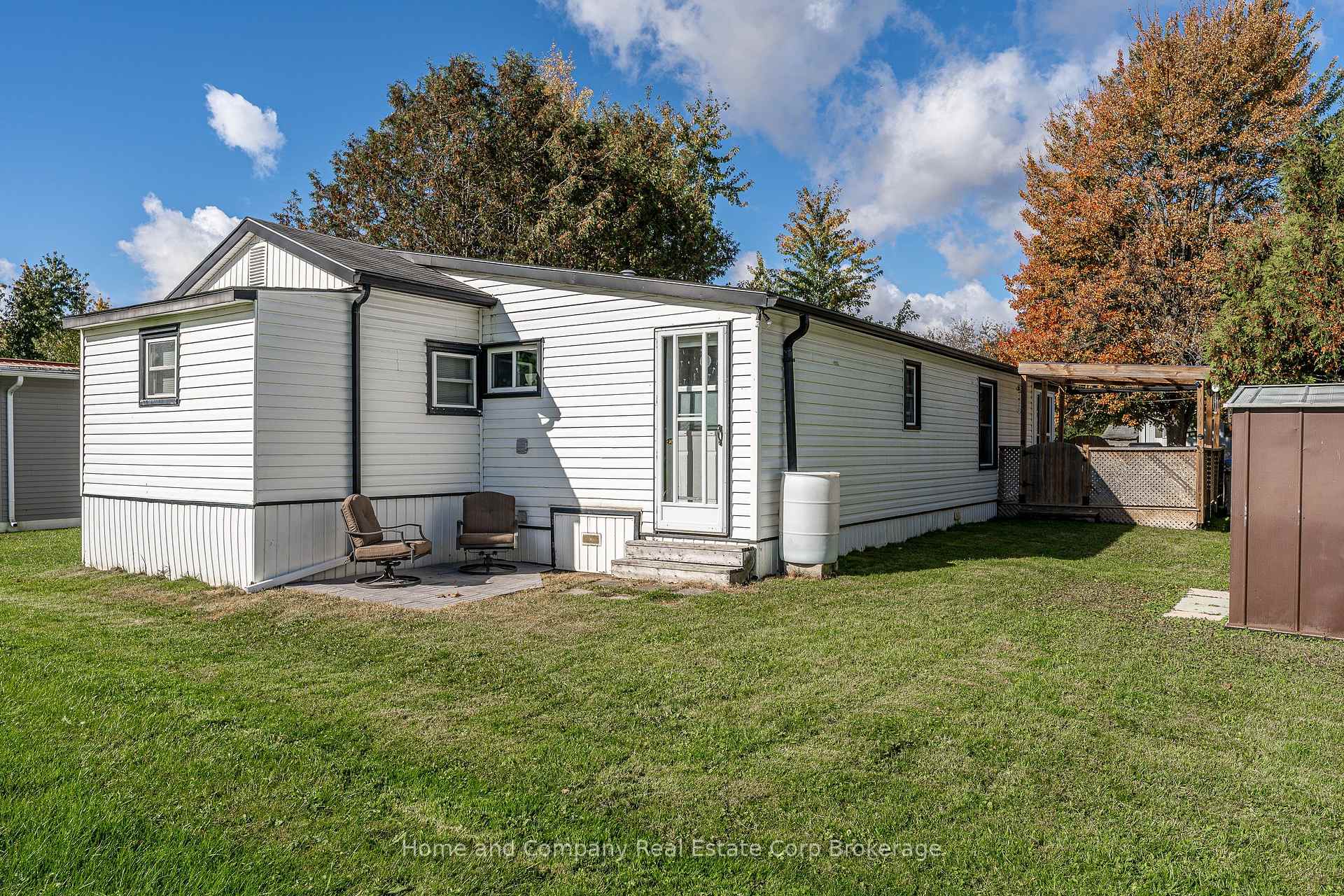 Photo 20 of 114 Oak Street, Perth East, Crystal Lake — HOMEH