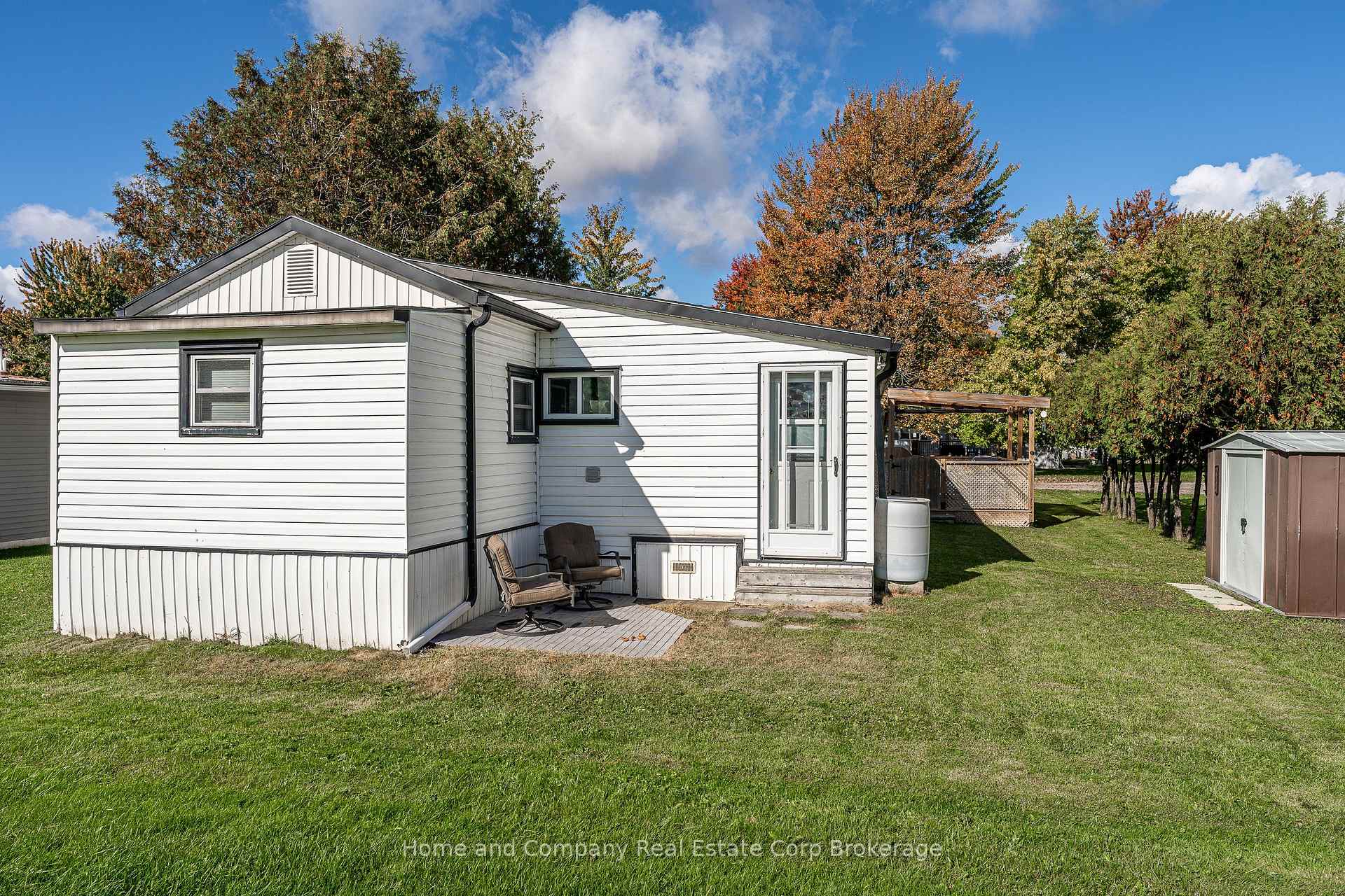 Photo 21 of 114 Oak Street, Perth East, Crystal Lake — HOMEH