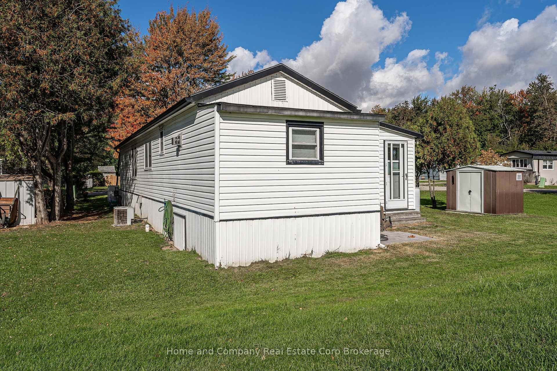Photo 22 of 114 Oak Street, Perth East, Crystal Lake — HOMEH
