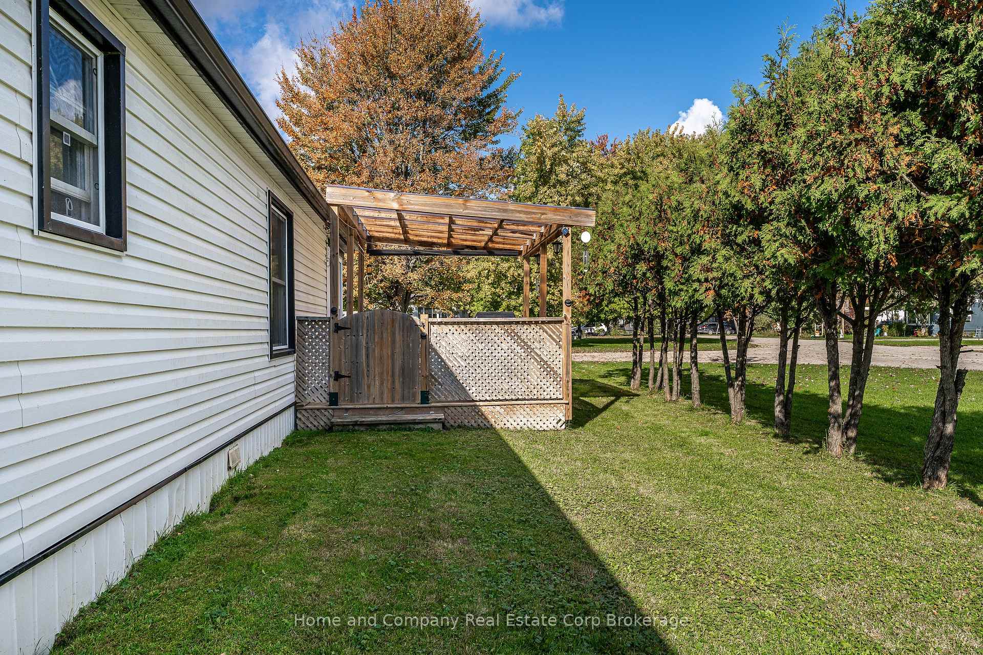 Photo 23 of 114 Oak Street, Perth East, Crystal Lake — HOMEH