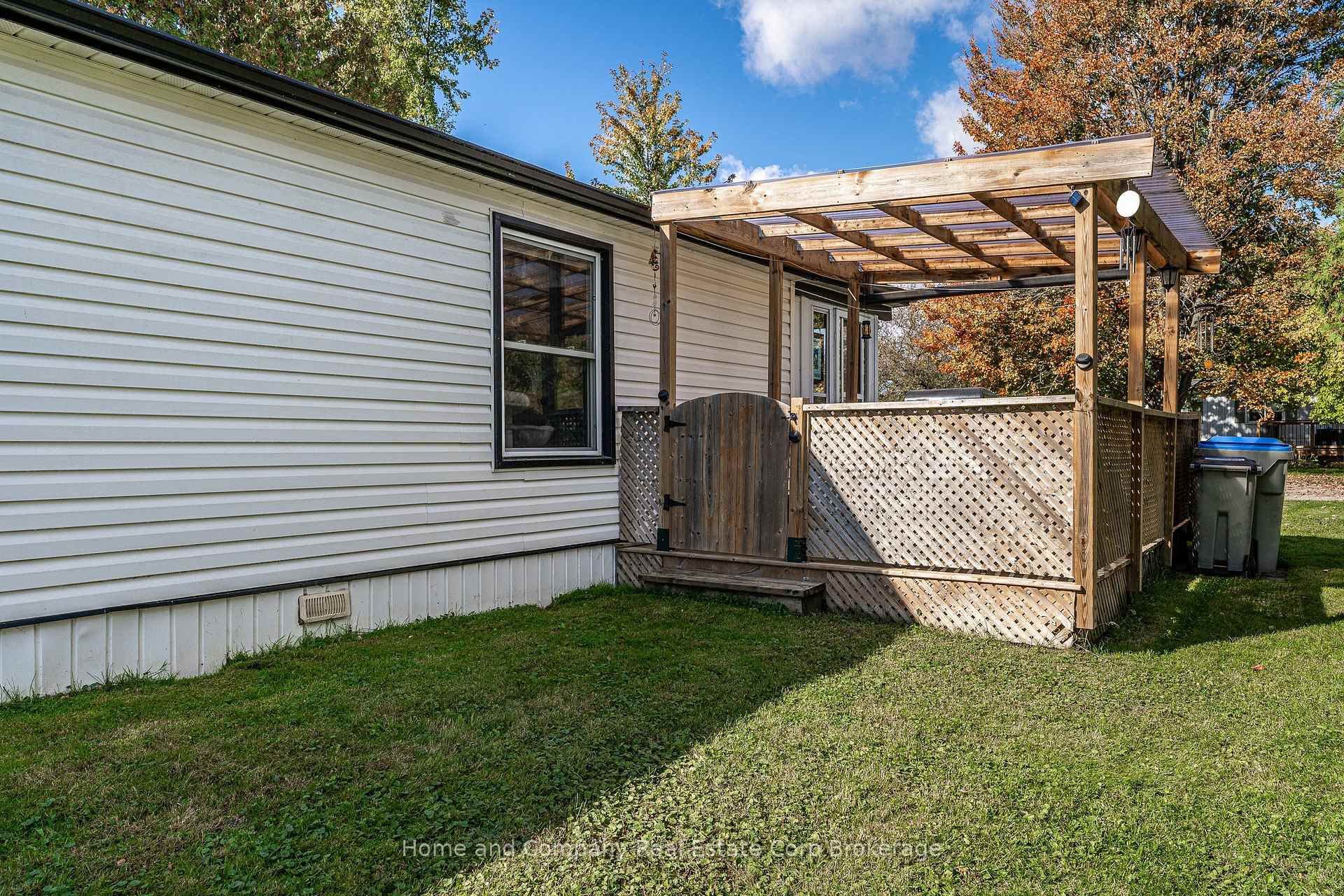 Photo 24 of 114 Oak Street, Perth East, Crystal Lake — HOMEH