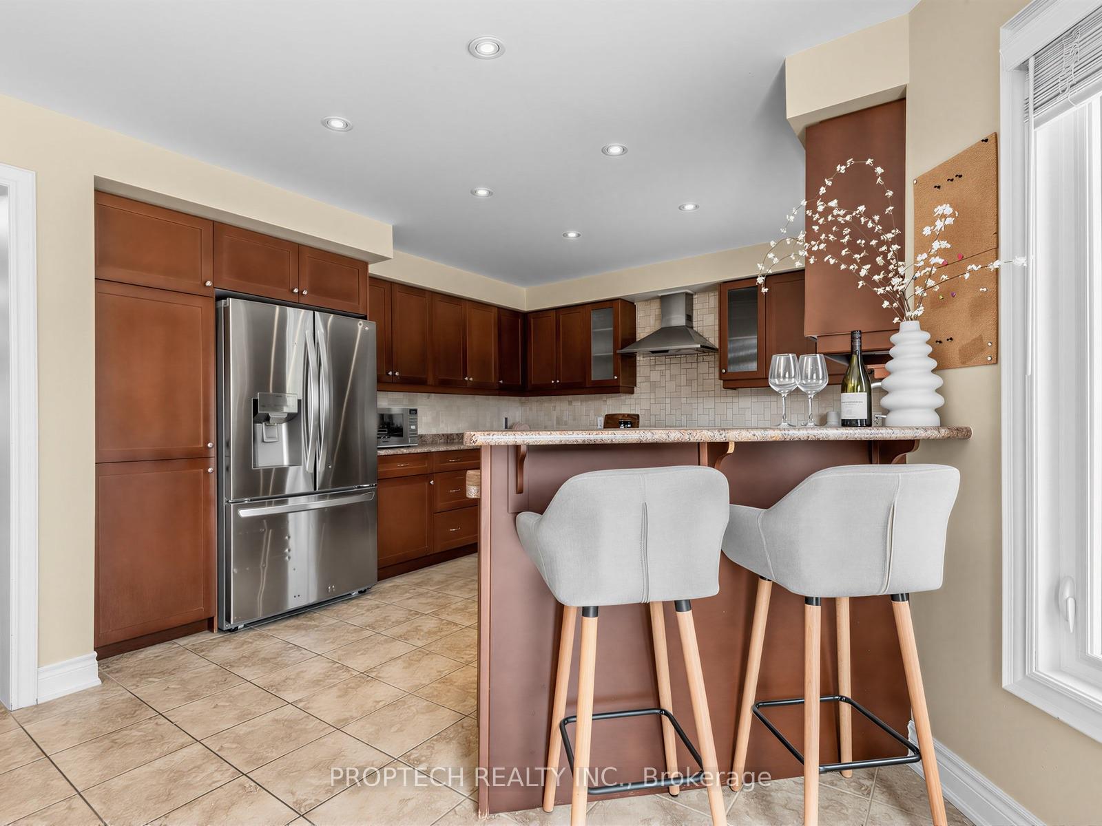 Photo 11 of 47 Topham Crescent, Richmond Hill, Westbrook — HOMEH