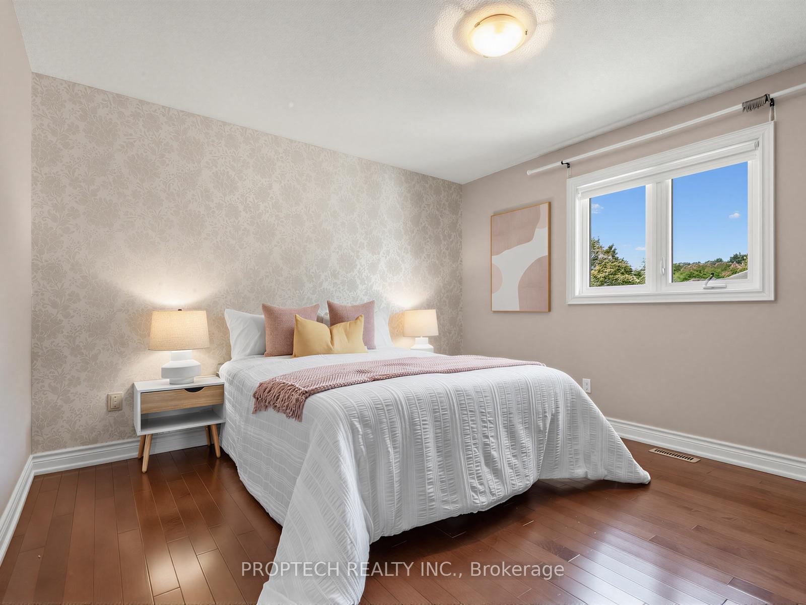 Photo 23 of 47 Topham Crescent, Richmond Hill, Westbrook — HOMEH