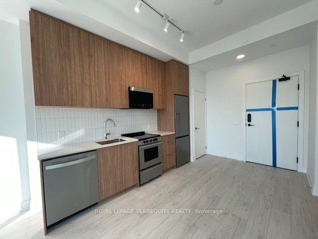 Photo 5 of Unit 702, 3008 William Cutmore Boulevard, Oakville, Joshua Meadows — HOMEH