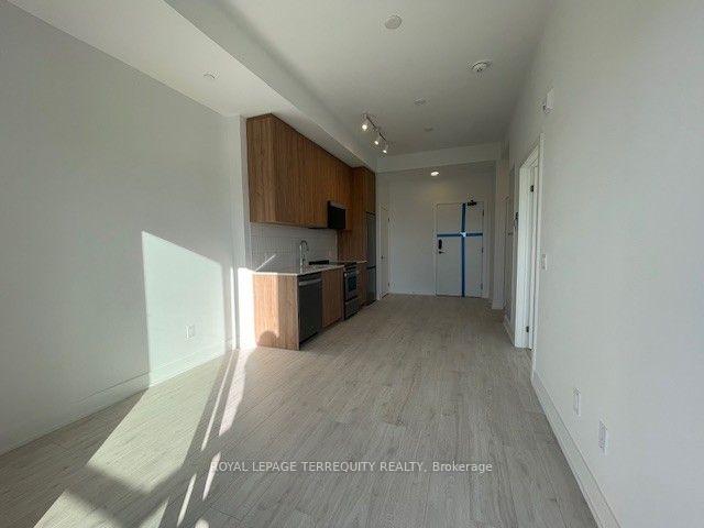 Photo 9 of Unit 702, 3008 William Cutmore Boulevard, Oakville, Joshua Meadows — HOMEH