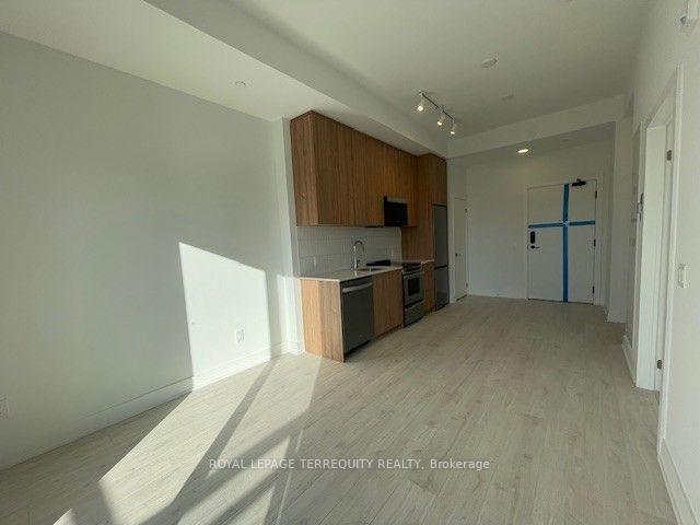 Photo 13 of Unit 702, 3008 William Cutmore Boulevard, Oakville, Joshua Meadows — HOMEH