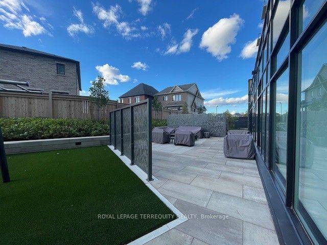Photo 54 of Unit 702, 3008 William Cutmore Boulevard, Oakville, Joshua Meadows — HOMEH