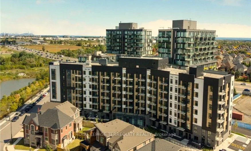 Photo 2 of Unit 702, 3008 William Cutmore Boulevard, Oakville, Joshua Meadows — HOMEH