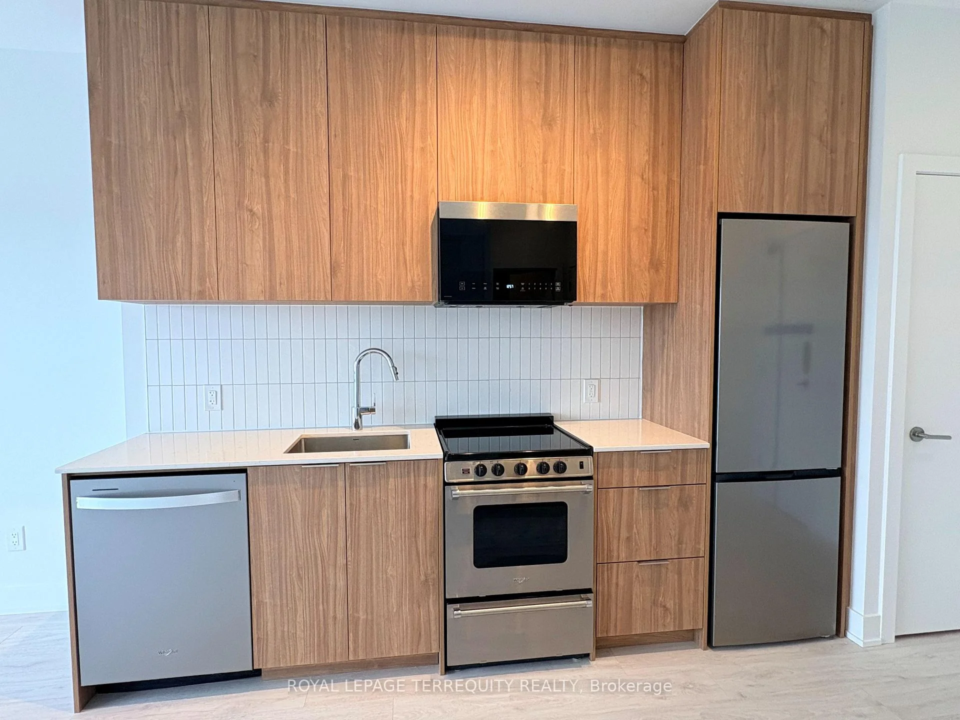 Photo 14 of Unit 702, 3008 William Cutmore Boulevard, Oakville, Joshua Meadows — HOMEH
