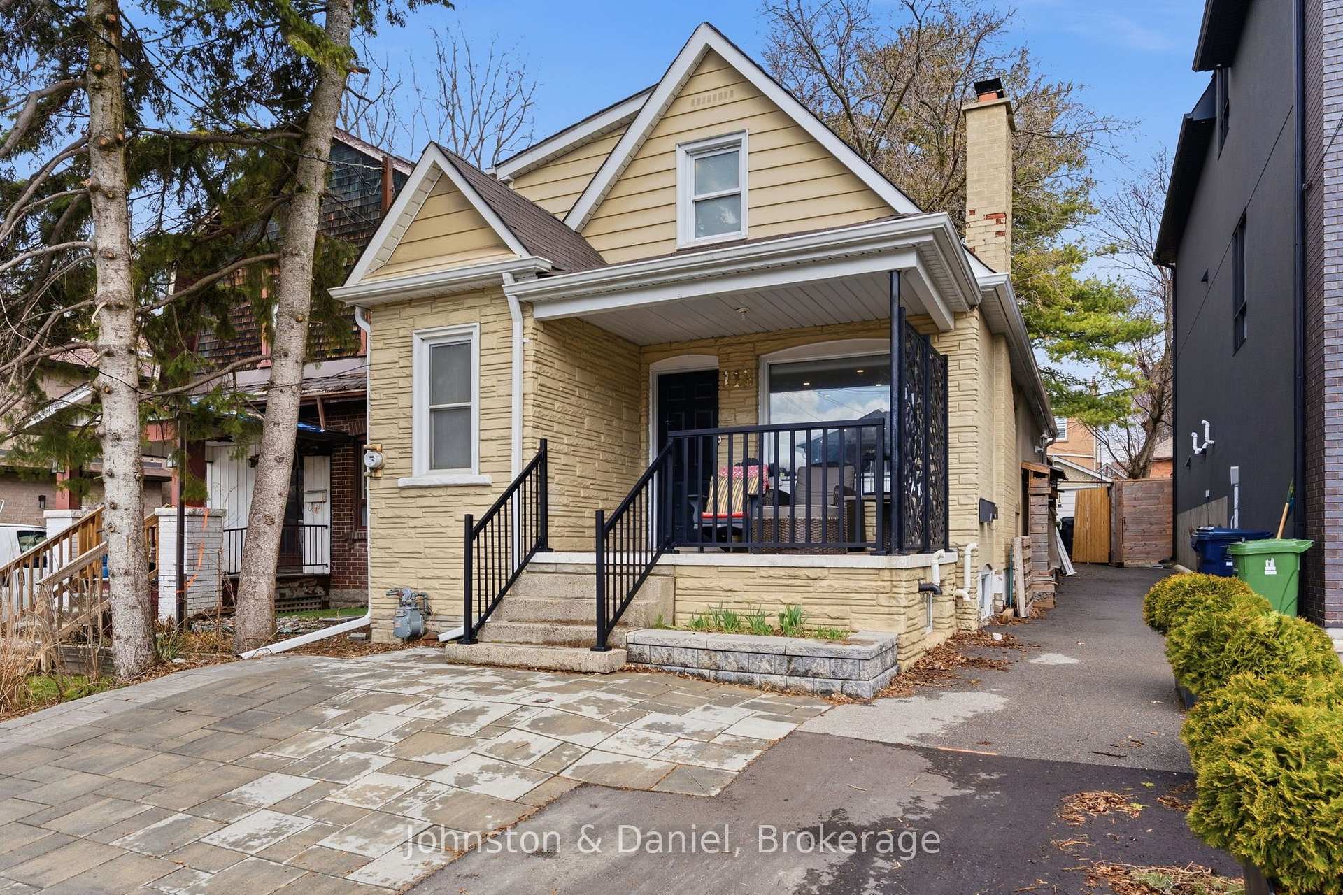 Photo of Unit Bsmt, 118 Bogert Avenue