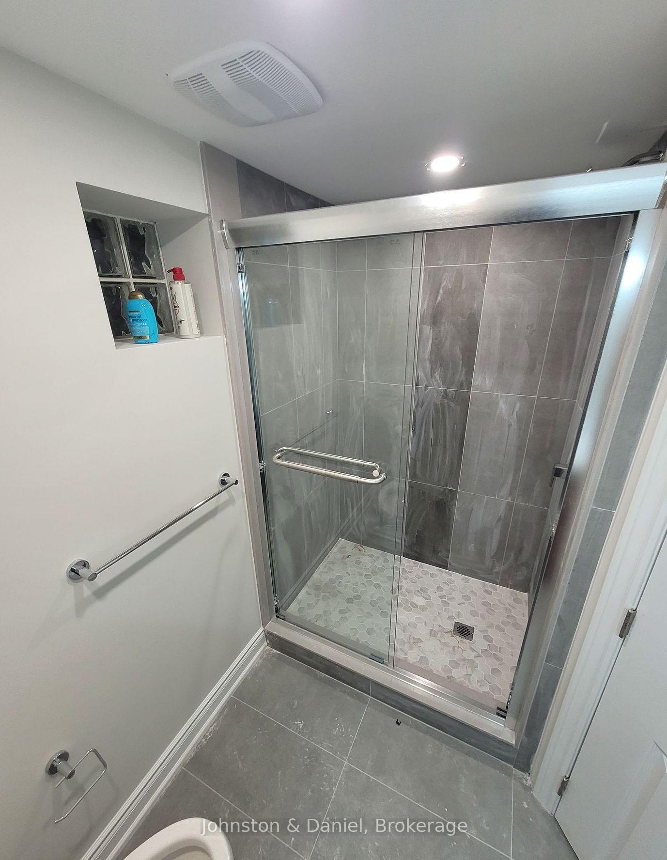 Photo 6 of Unit Bsmt, 118 Bogert Avenue, North York, Lansing-Westgate — HOMEH