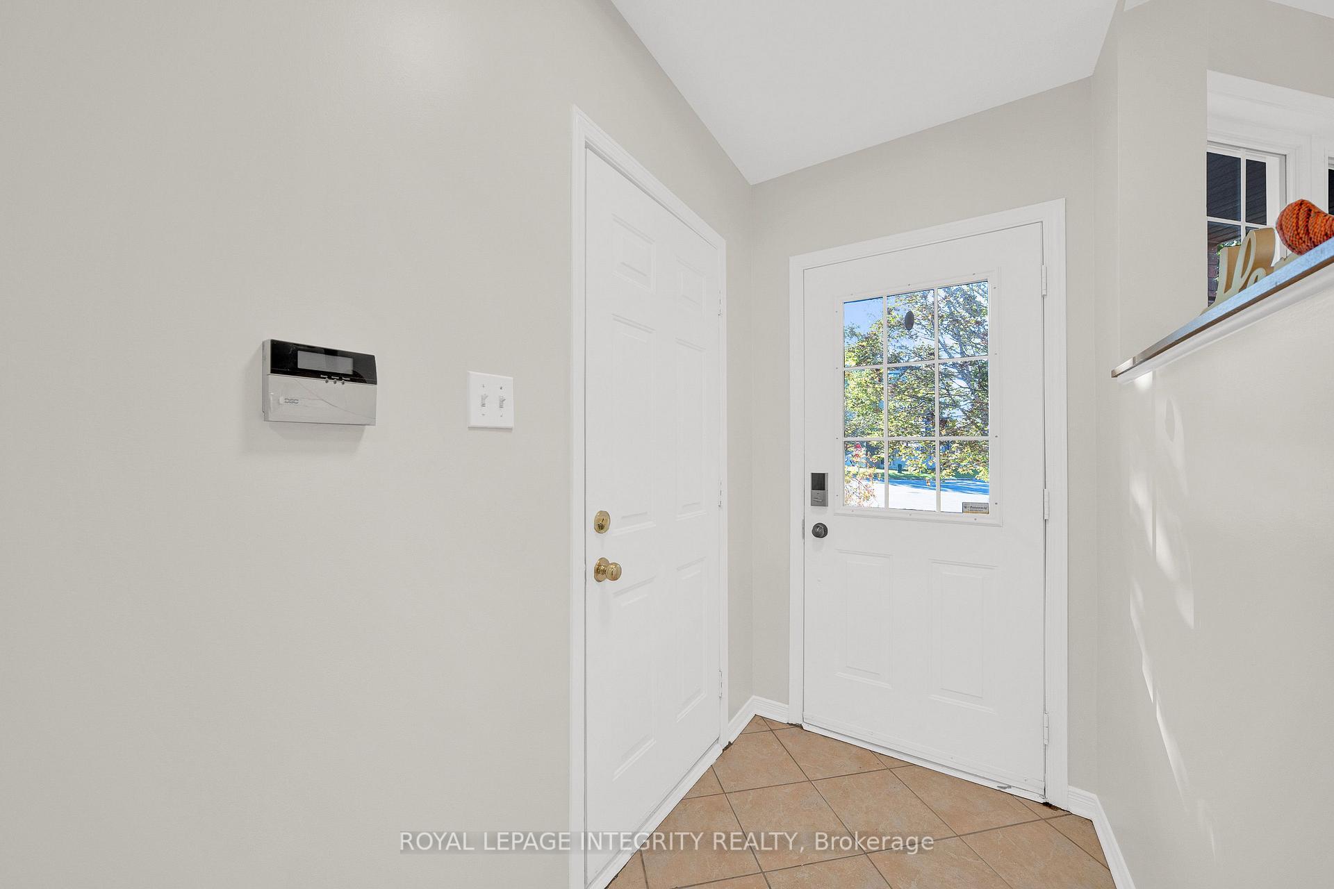 Photo 5 of 3 Binbury Way, Ottawa, Hunt Club Park/Greenboro — HOMEH