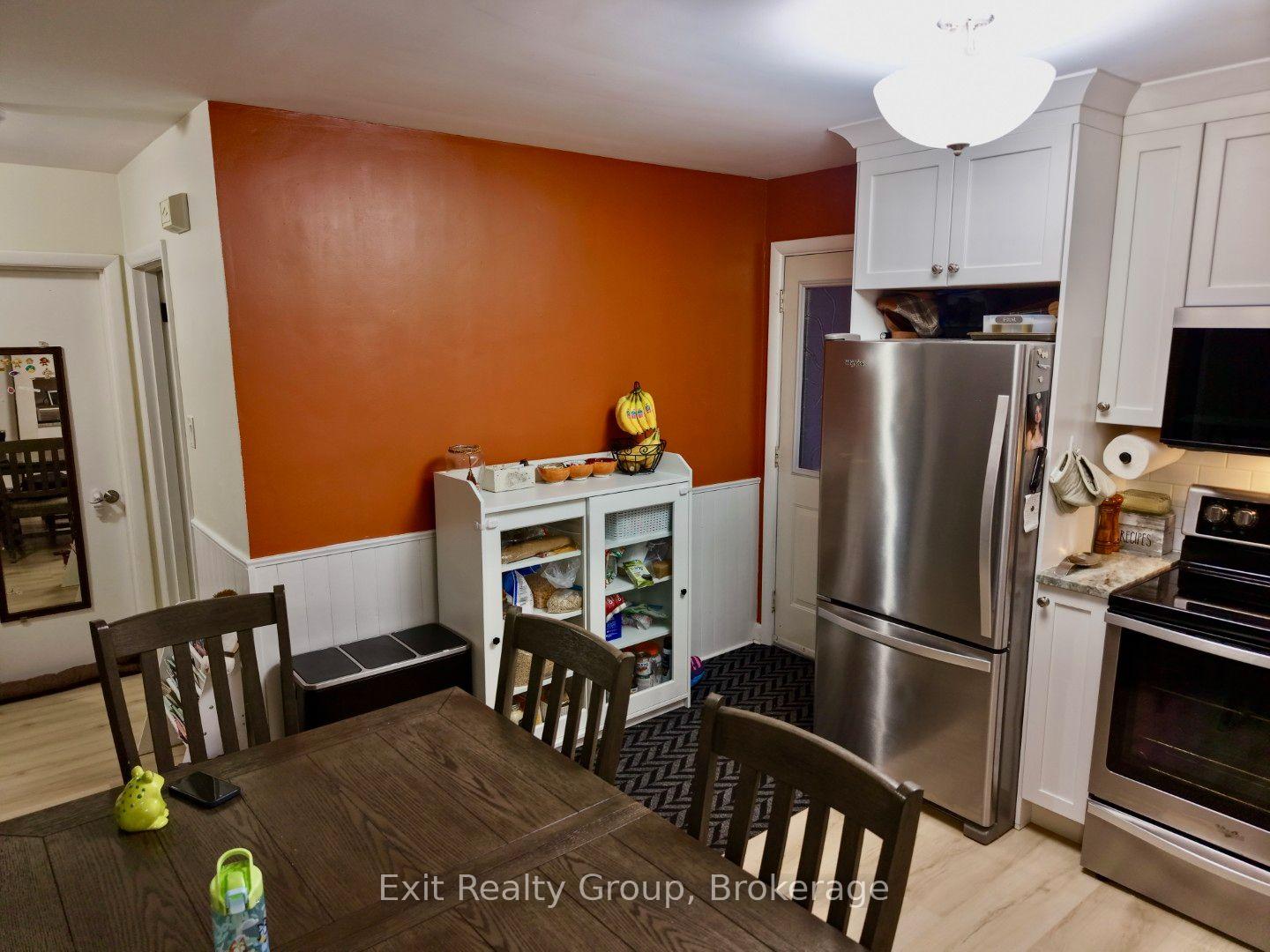 Photo 6 of 42 Third Avenue, Quinte West, Trenton Ward — HOMEH