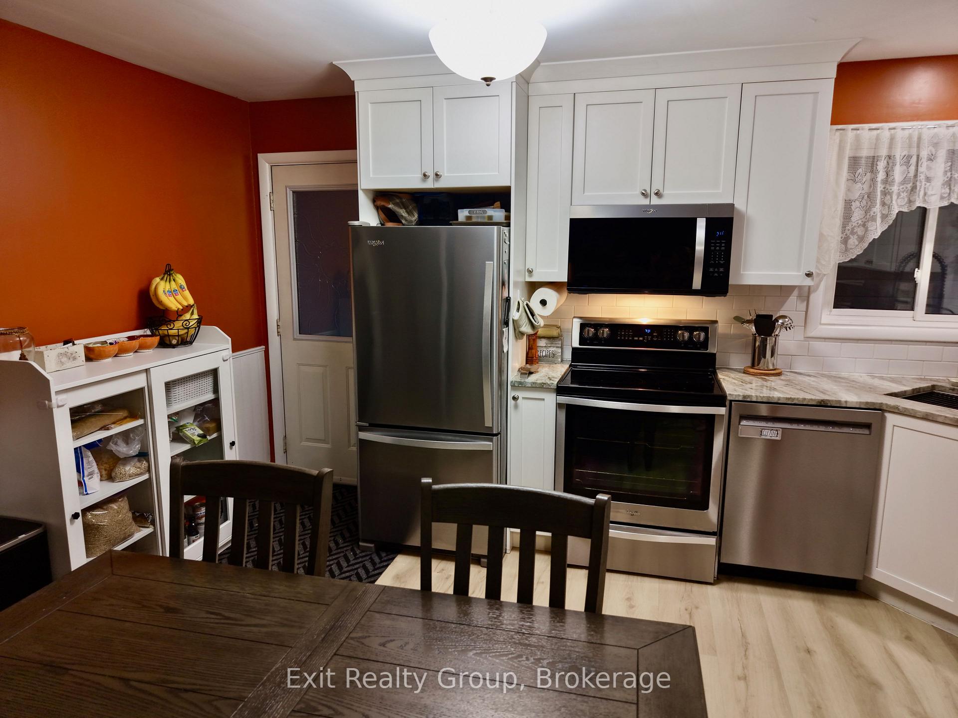 Photo 7 of 42 Third Avenue, Quinte West, Trenton Ward — HOMEH