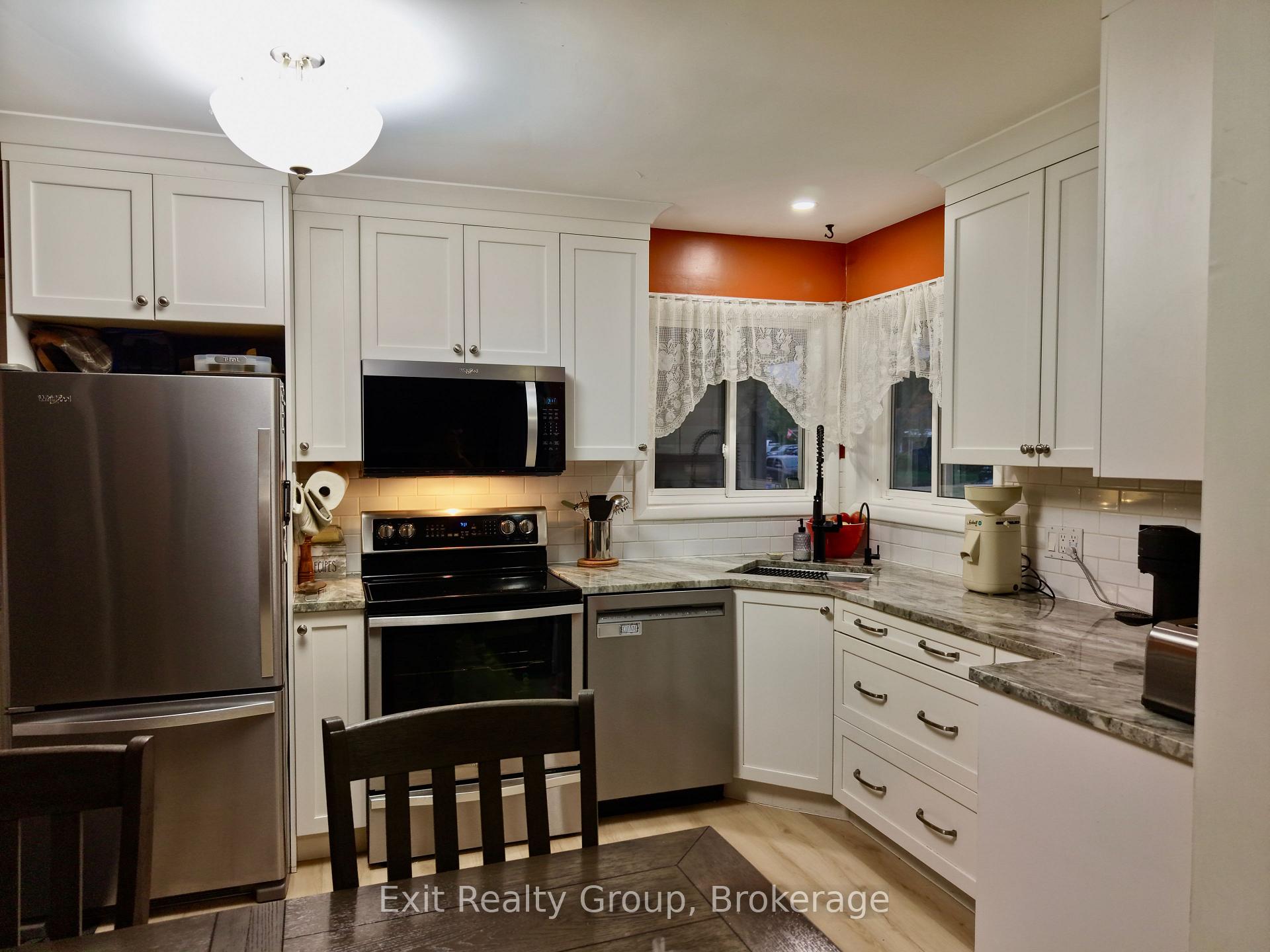 Photo 8 of 42 Third Avenue, Quinte West, Trenton Ward — HOMEH