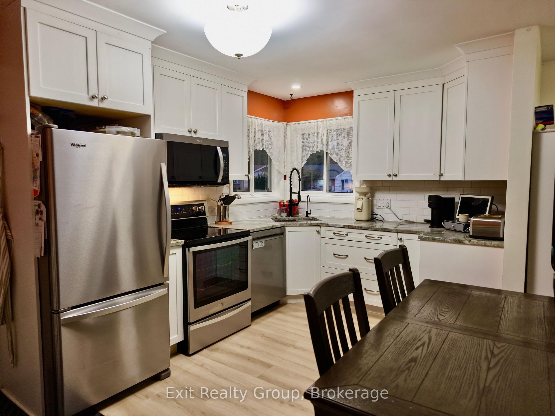 Photo 9 of 42 Third Avenue, Quinte West, Trenton Ward — HOMEH