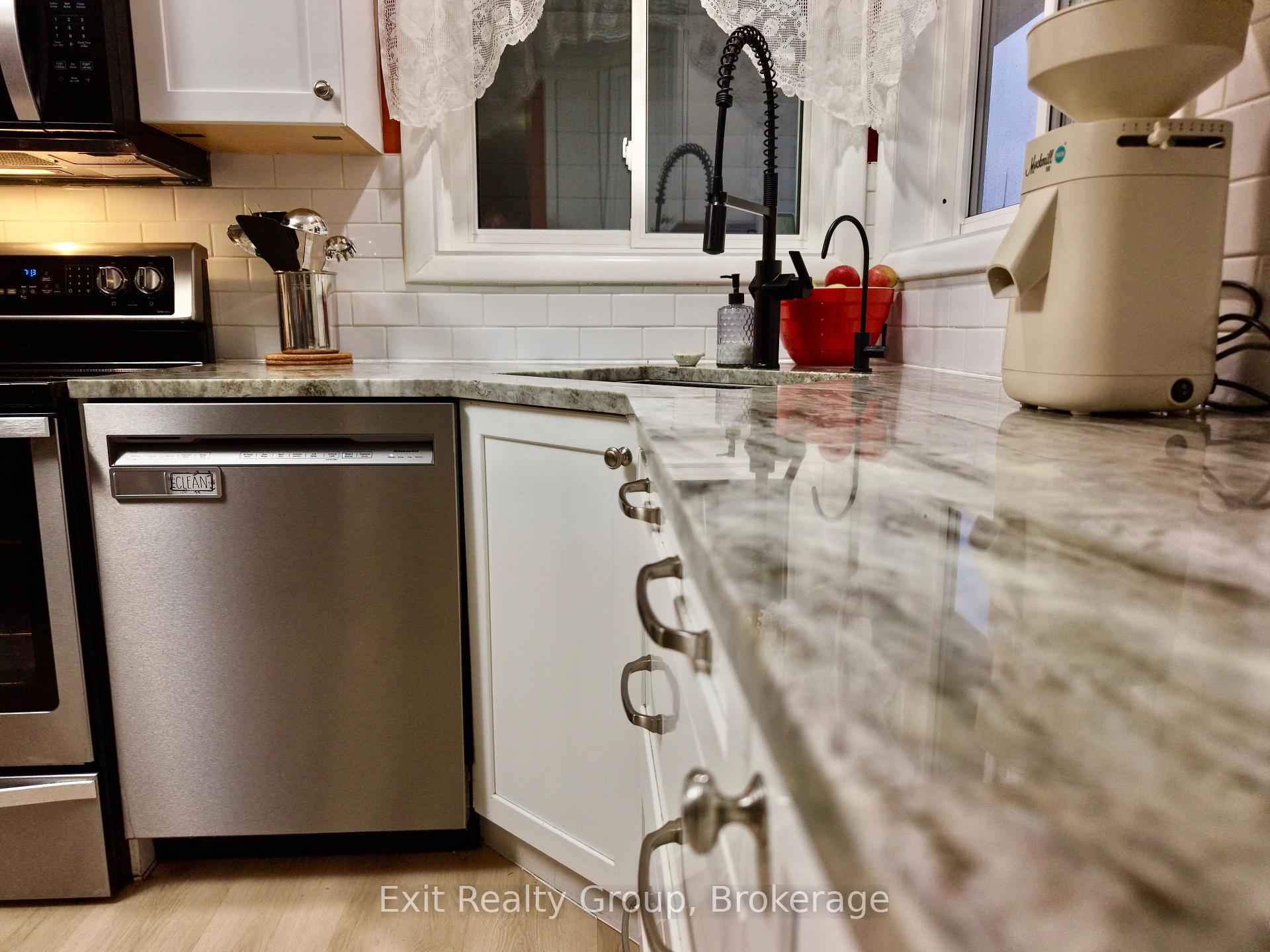 Photo 12 of 42 Third Avenue, Quinte West, Trenton Ward — HOMEH