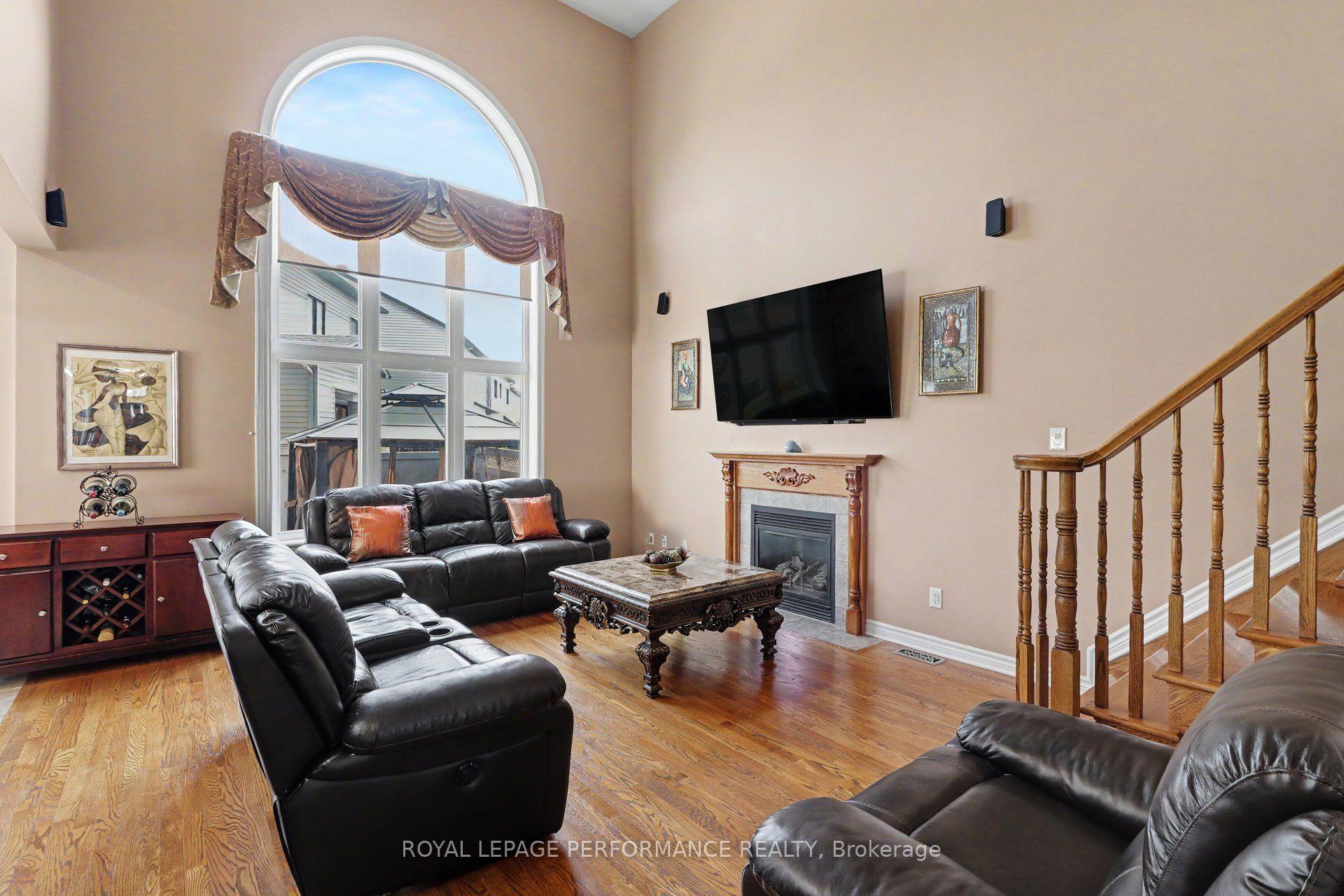 Photo 3 of 119 Felicity Crescent, Ottawa, Mer Bleue/Bradley Estates/Anderson Park — HOMEH