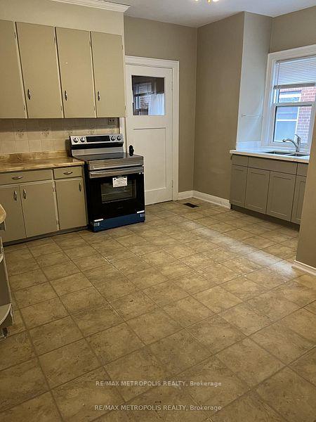 Photo 8 of 329 Ritson Road S, Oshawa, Central — HOMEH