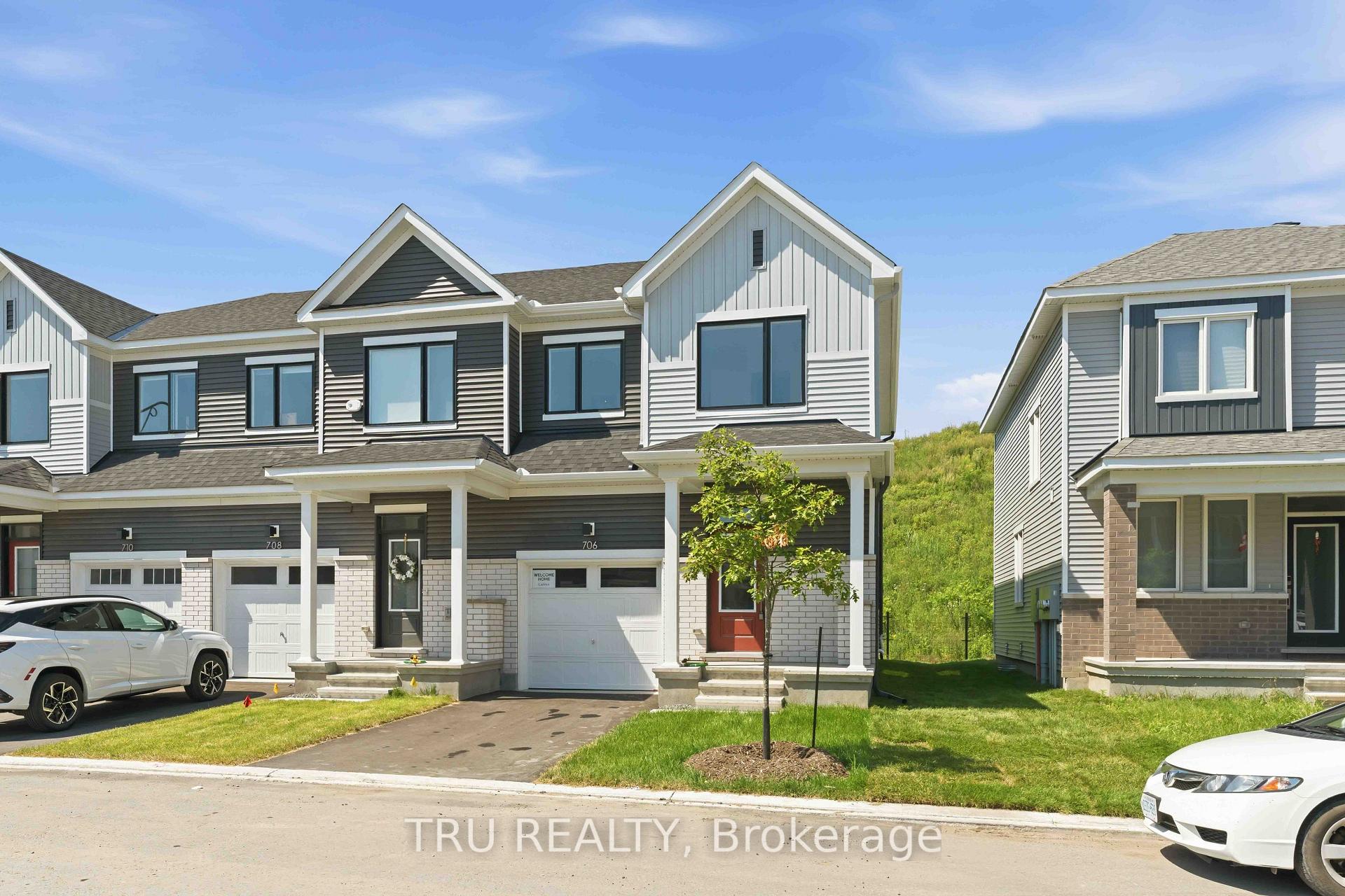 Photo 2 of 706 Expansion Road, Ottawa, Barrhaven - Half Moon Bay — HOMEH