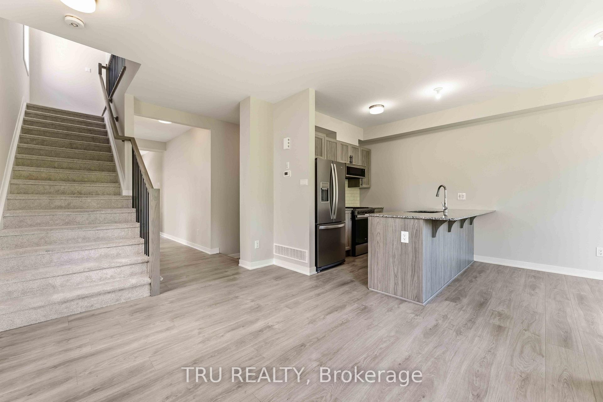 Photo 8 of 706 Expansion Road, Ottawa, Barrhaven - Half Moon Bay — HOMEH
