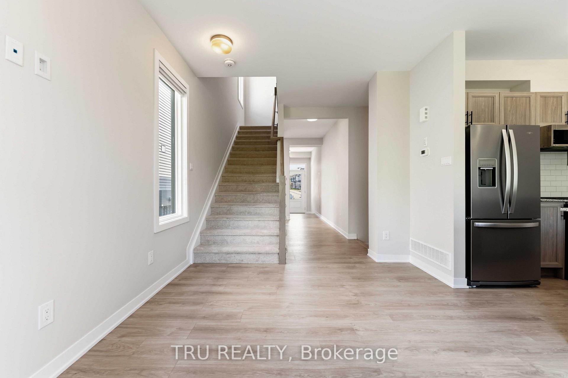 Photo 9 of 706 Expansion Road, Ottawa, Barrhaven - Half Moon Bay — HOMEH