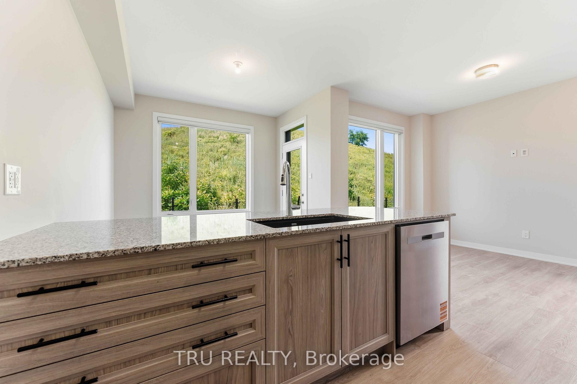 Photo 11 of 706 Expansion Road, Ottawa, Barrhaven - Half Moon Bay — HOMEH