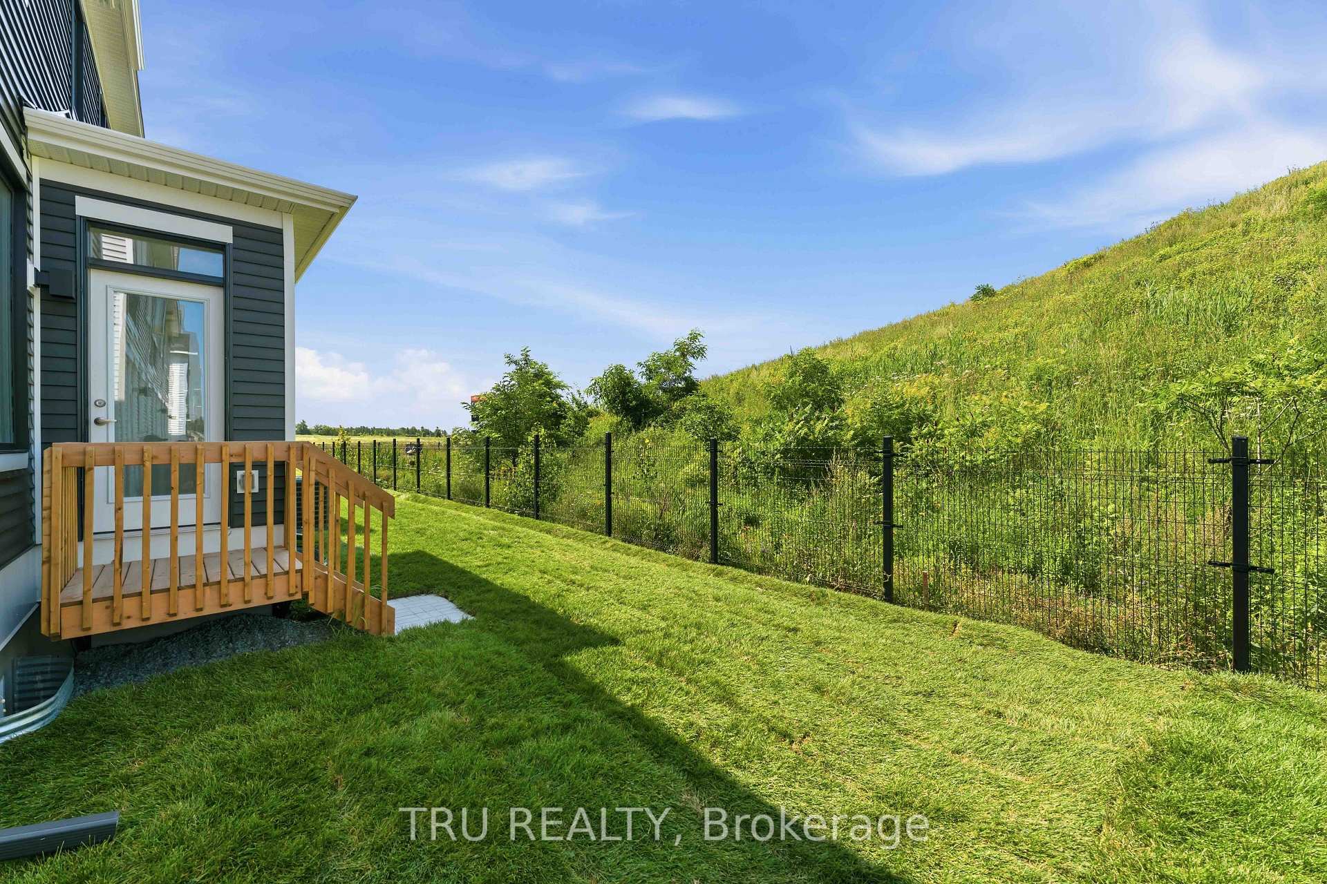 Photo 33 of 706 Expansion Road, Ottawa, Barrhaven - Half Moon Bay — HOMEH