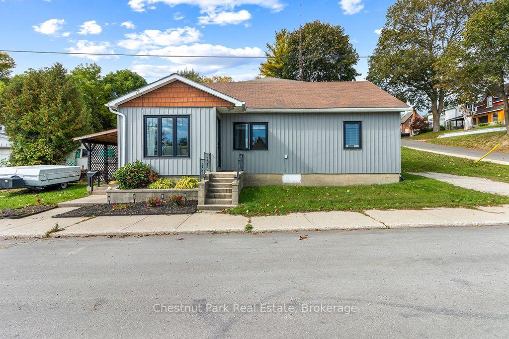 Photo of 2096 3rd Avenue W