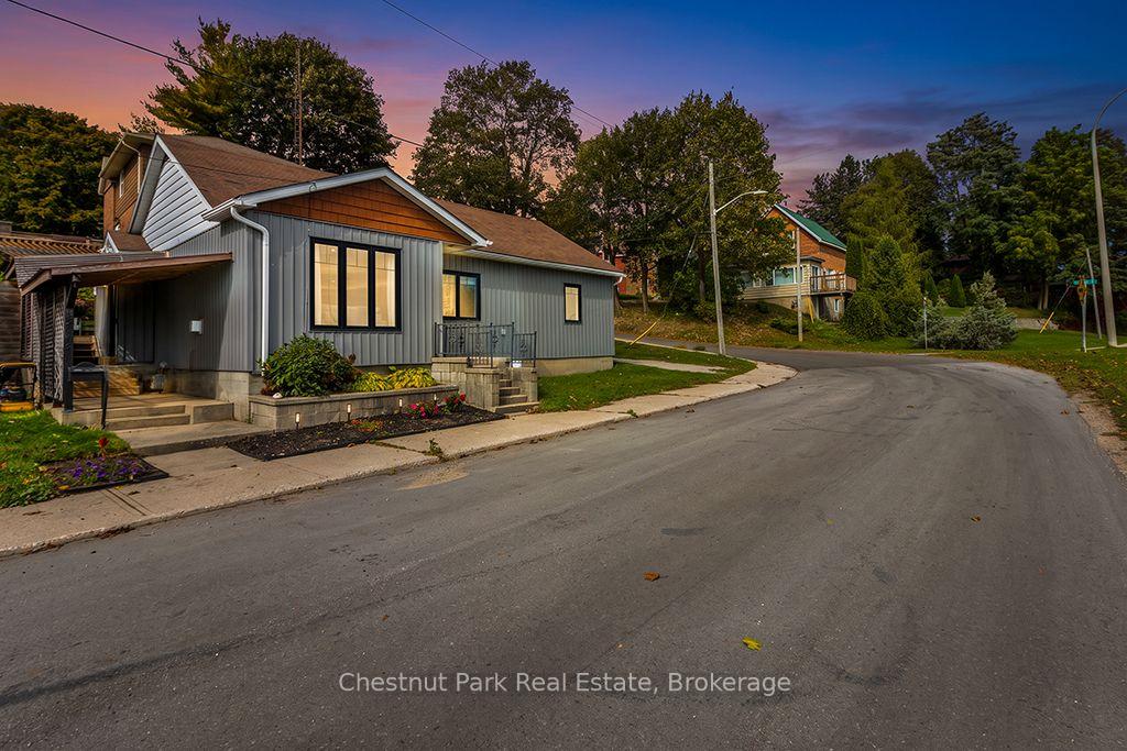 Photo 3 of 2096 3rd Avenue W, Owen Sound — HOMEH