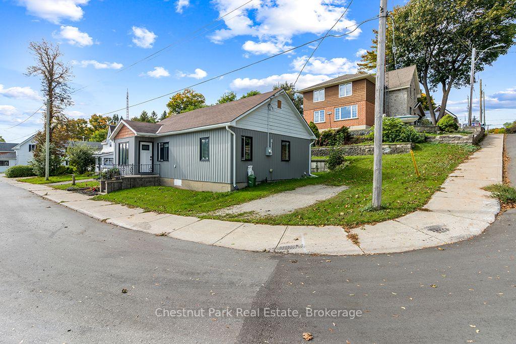 Photo 4 of 2096 3rd Avenue W, Owen Sound — HOMEH