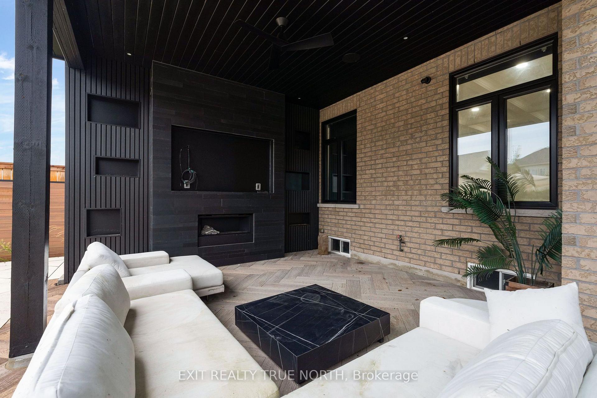 Photo 13 of 106 Rugman Crescent, Springwater, Centre Vespra — HOMEH