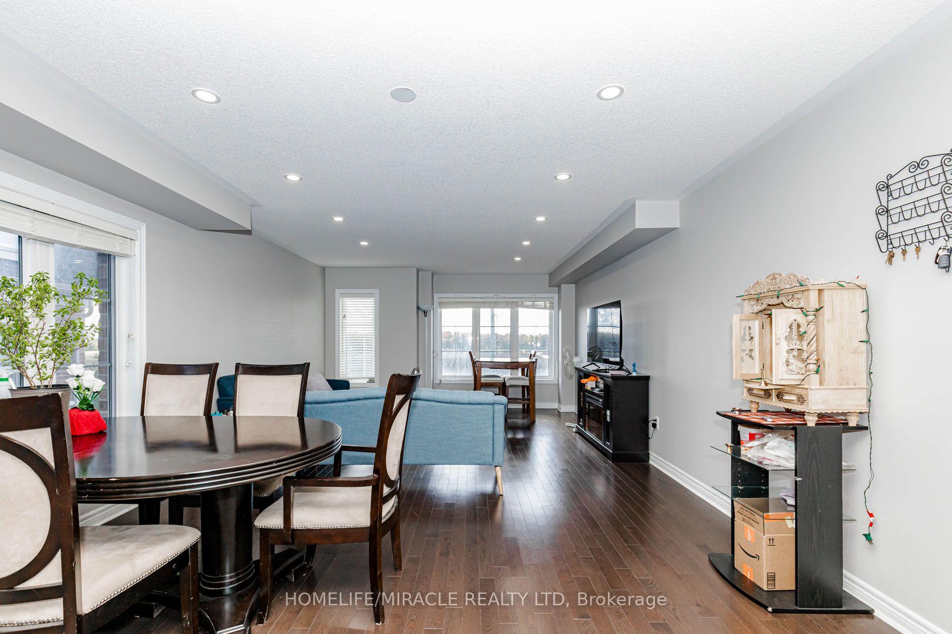 Photo 14 of 45 Padbury Trail, Brampton, Northwest Brampton — HOMEH