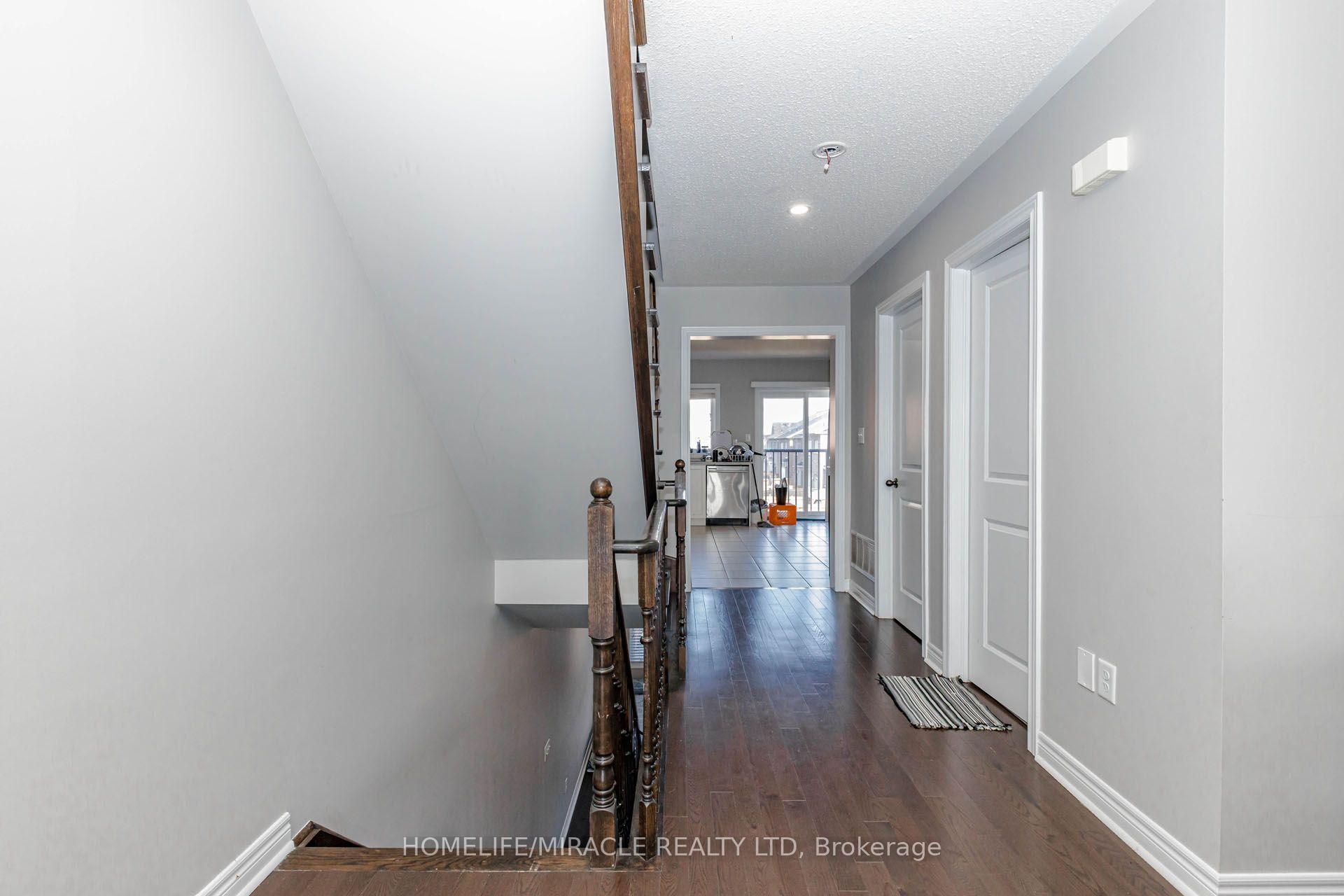 Photo 19 of 45 Padbury Trail, Brampton, Northwest Brampton — HOMEH