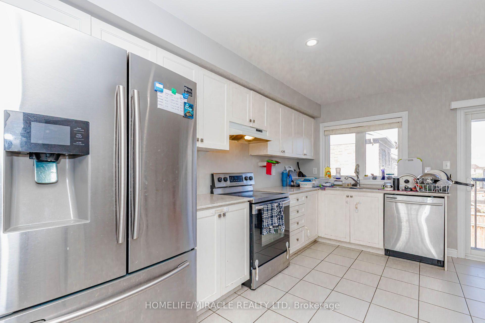 Photo 20 of 45 Padbury Trail, Brampton, Northwest Brampton — HOMEH