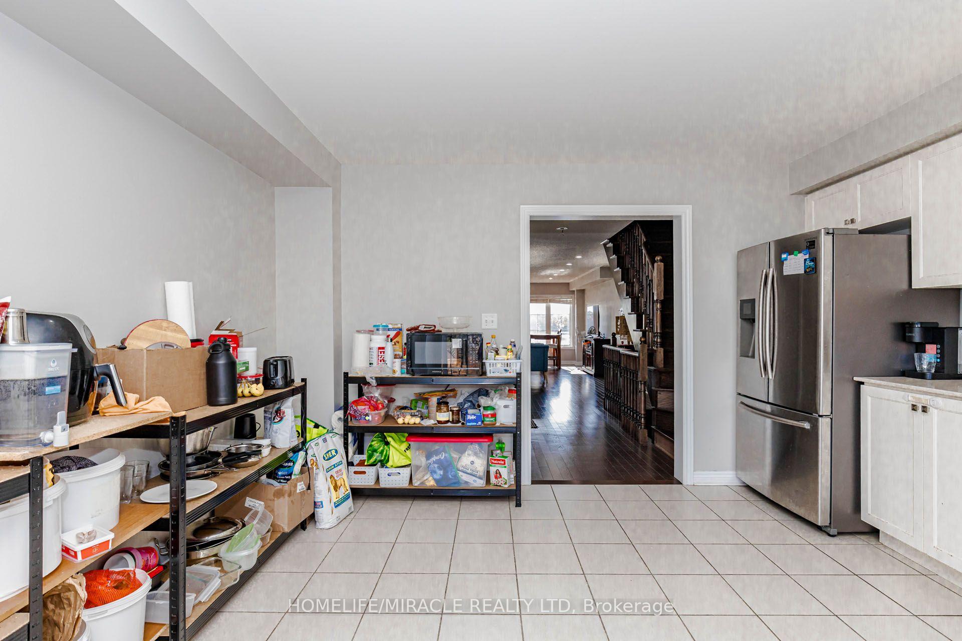 Photo 23 of 45 Padbury Trail, Brampton, Northwest Brampton — HOMEH
