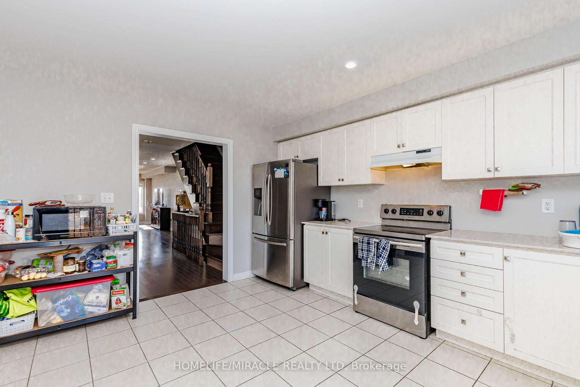 Photo 24 of 45 Padbury Trail, Brampton, Northwest Brampton — HOMEH