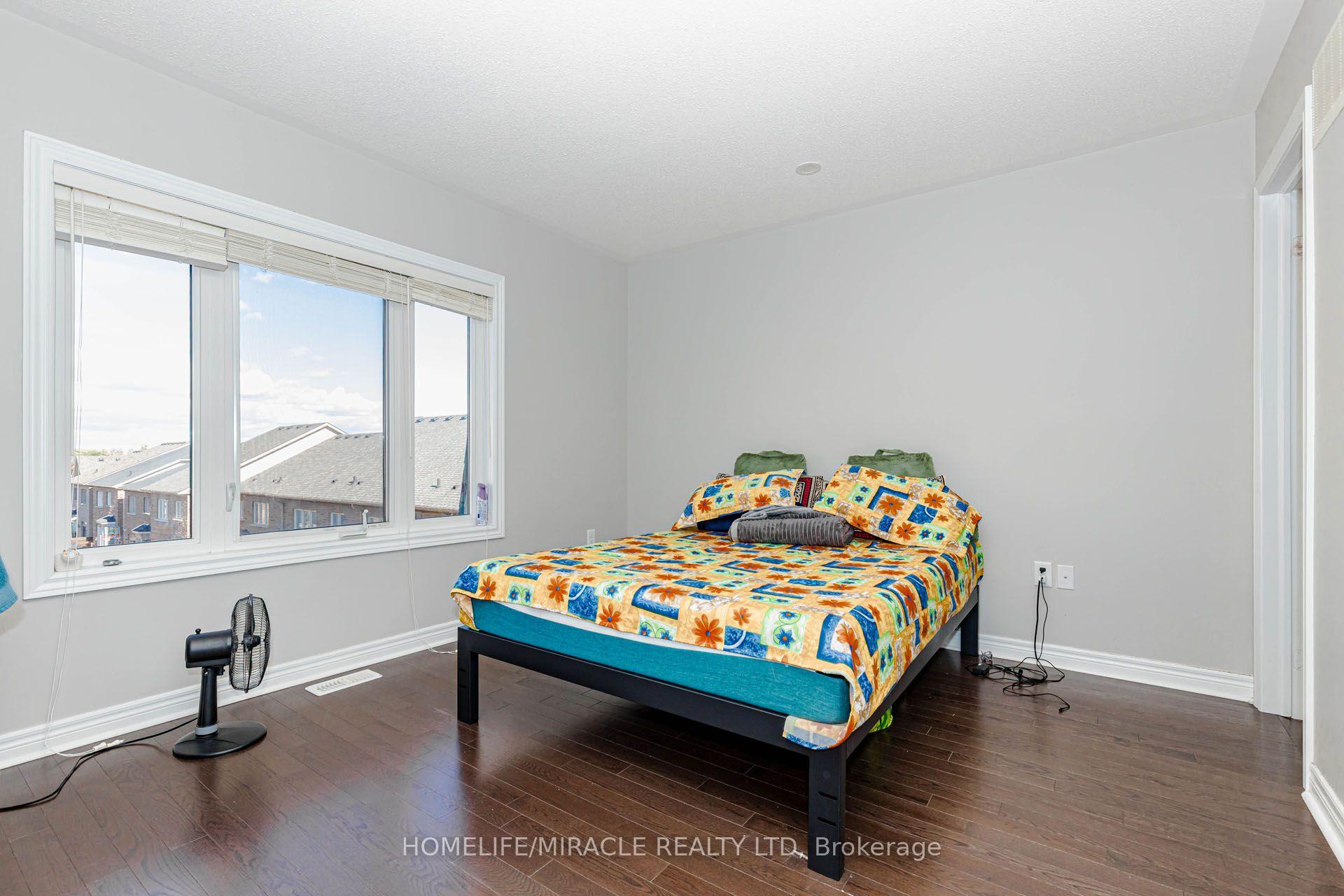 Photo 30 of 45 Padbury Trail, Brampton, Northwest Brampton — HOMEH