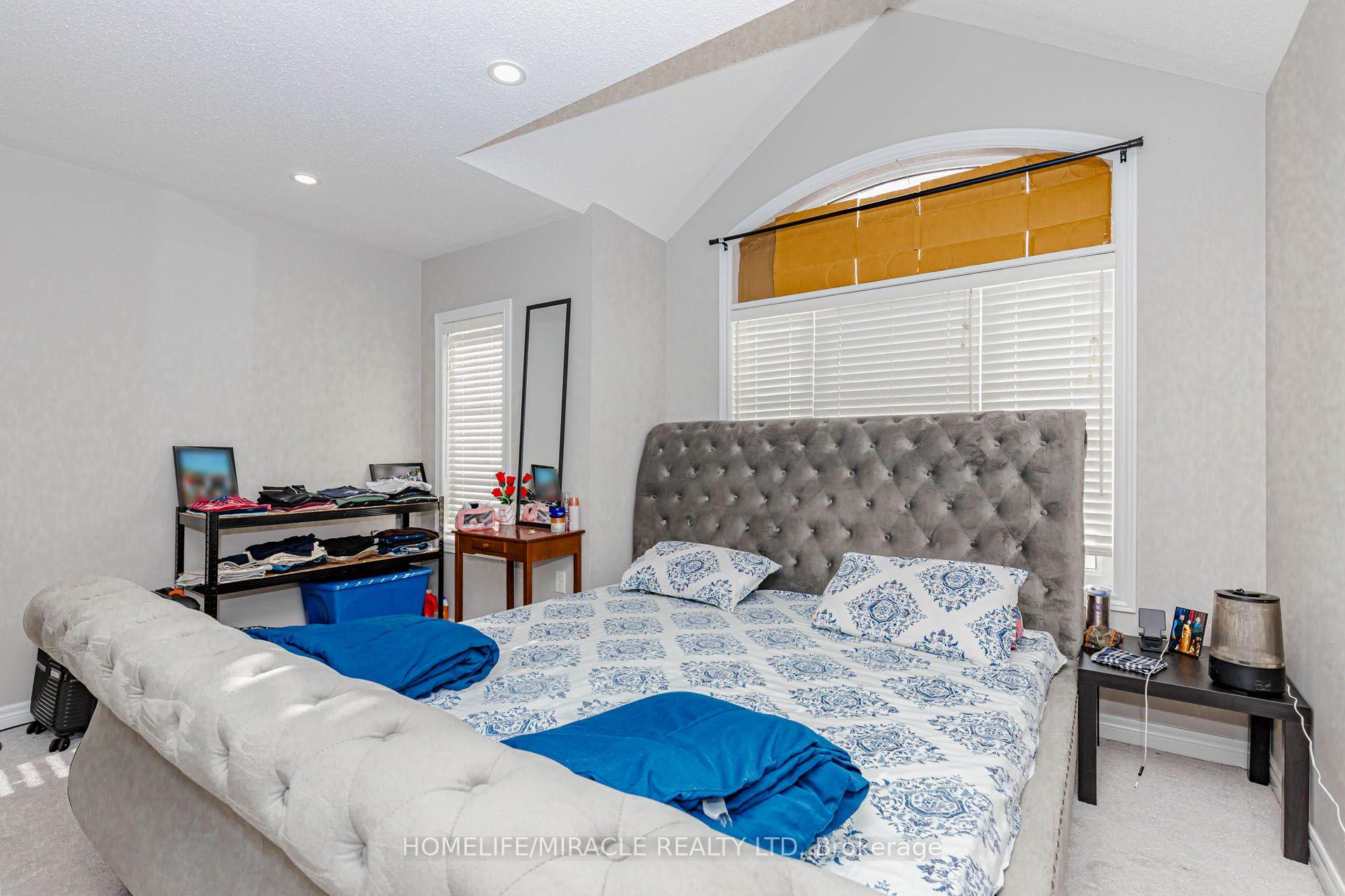 Photo 39 of 45 Padbury Trail, Brampton, Northwest Brampton — HOMEH