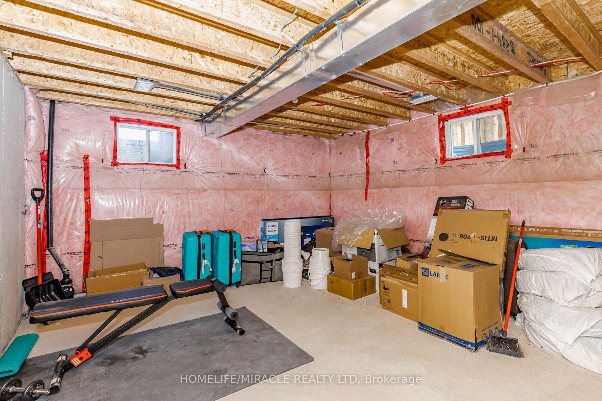 Photo 44 of 45 Padbury Trail, Brampton, Northwest Brampton — HOMEH