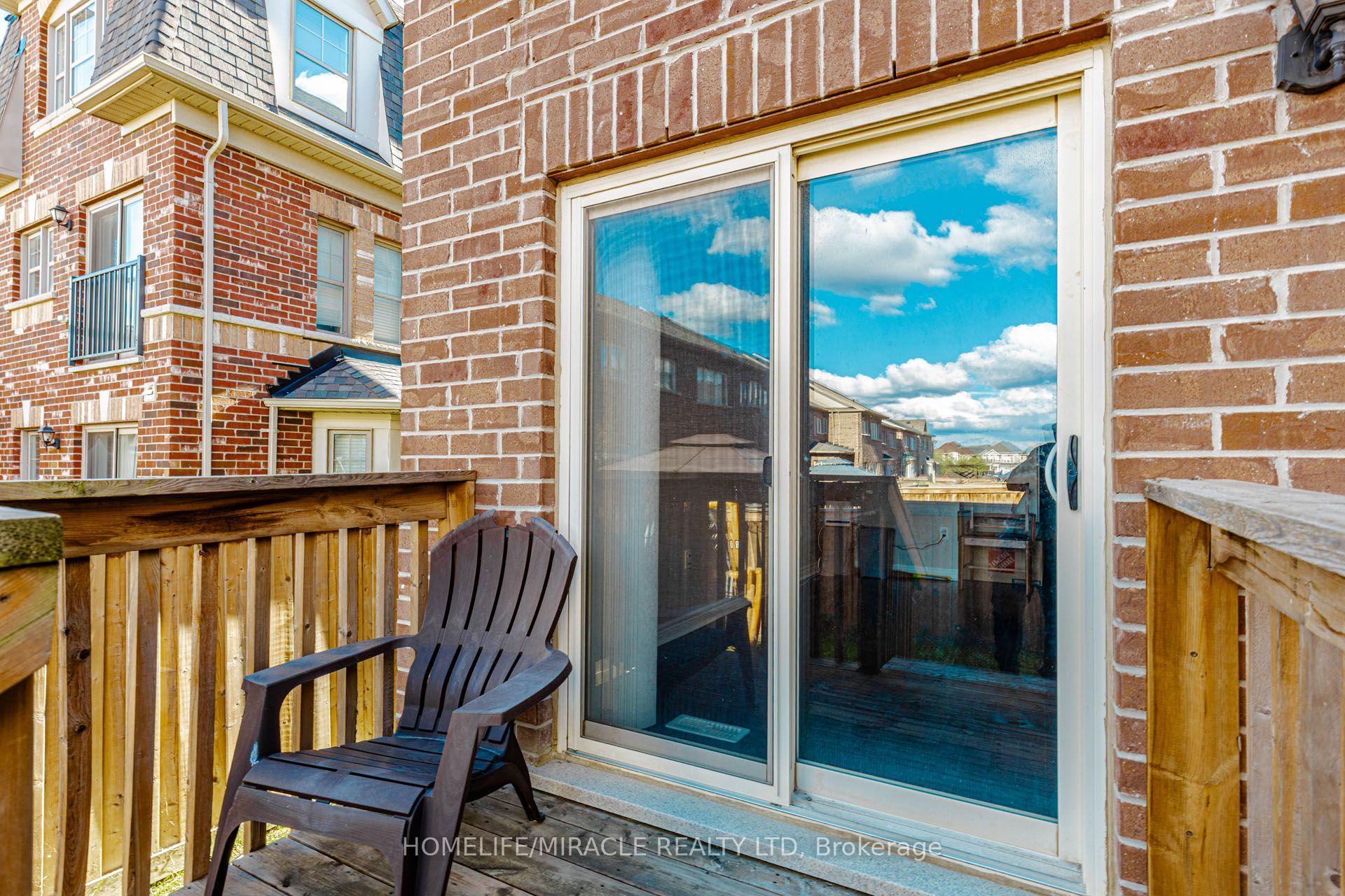Photo 46 of 45 Padbury Trail, Brampton, Northwest Brampton — HOMEH